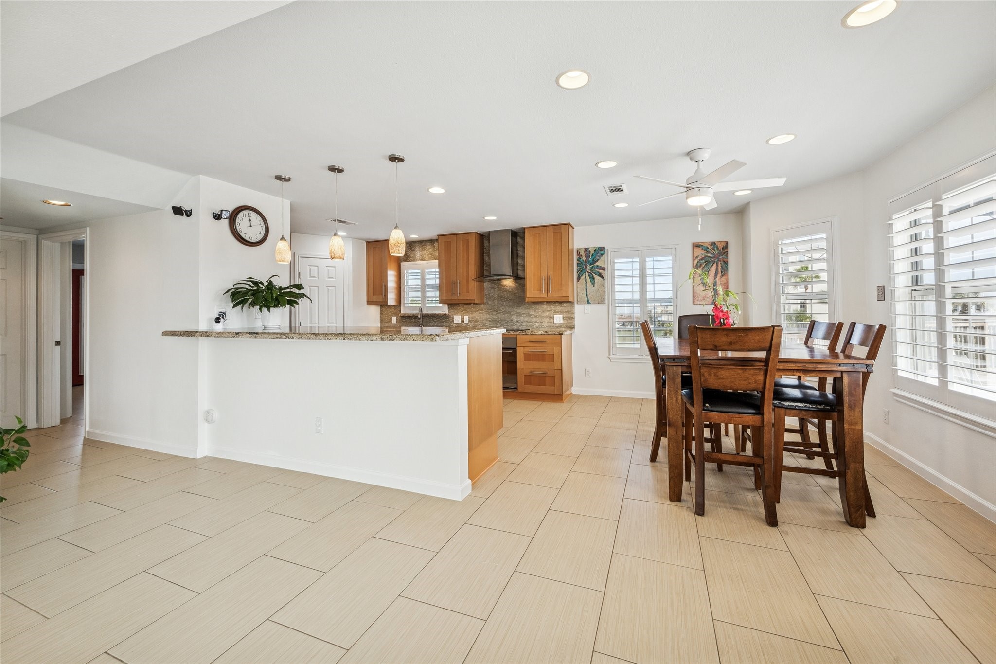 270 Isles End Road, Tiki Island, TX 77554