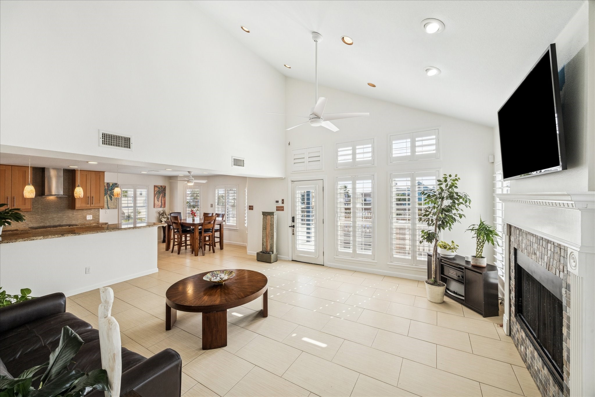 270 Isles End Road, Tiki Island, TX 77554