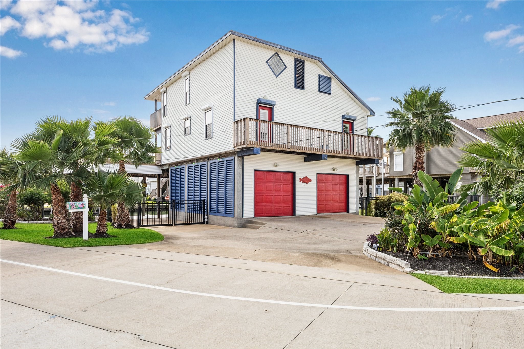 270 Isles End Road, Tiki Island, TX 77554