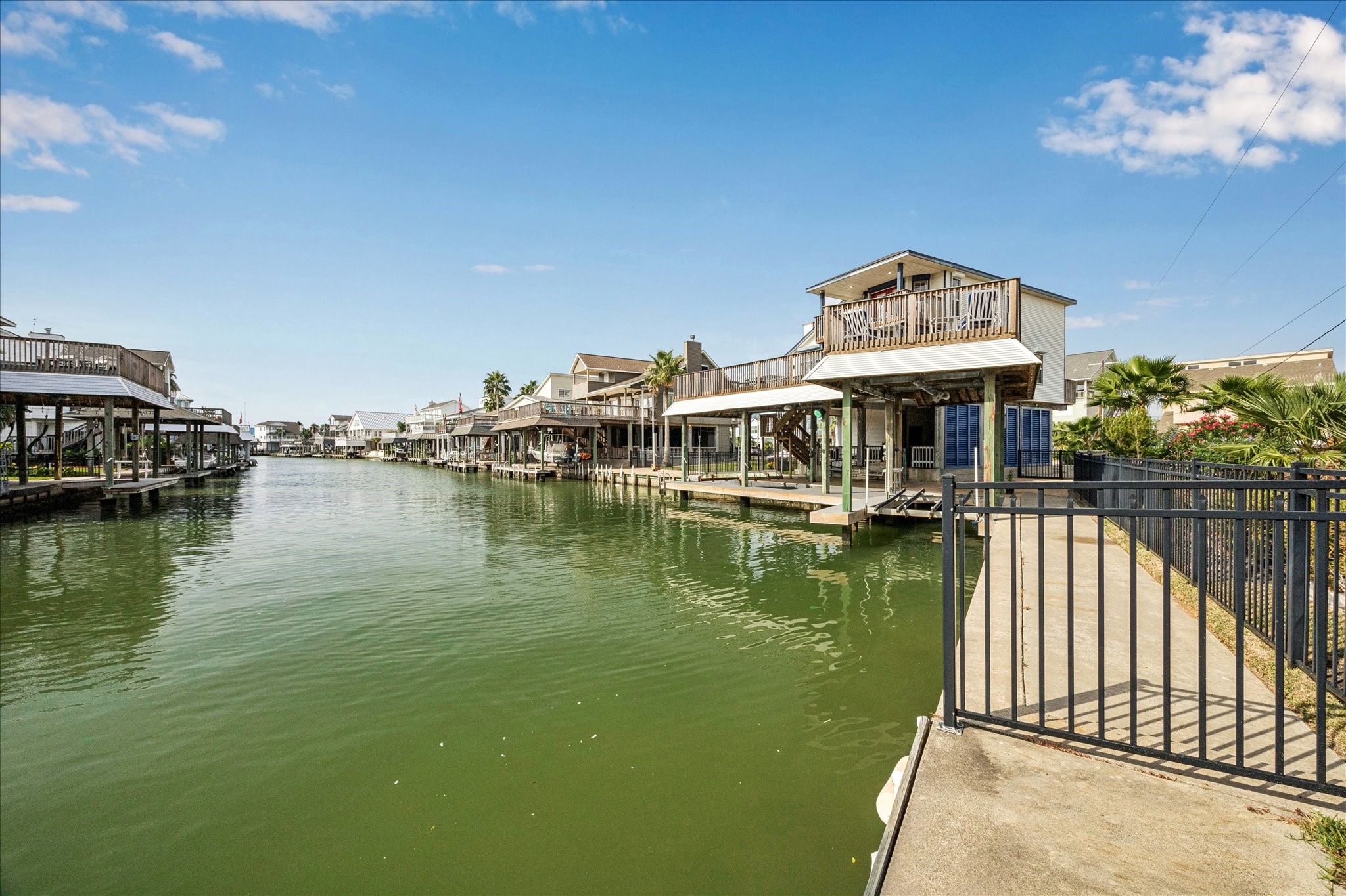 270 Isles End Road, Tiki Island, TX 77554