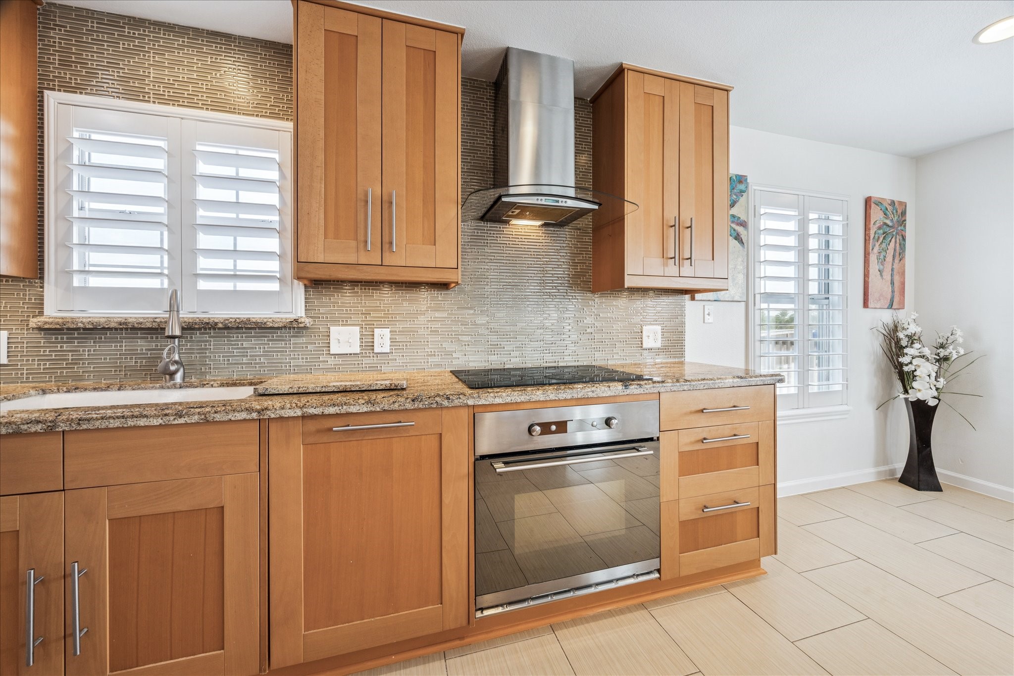 270 Isles End Road, Tiki Island, TX 77554