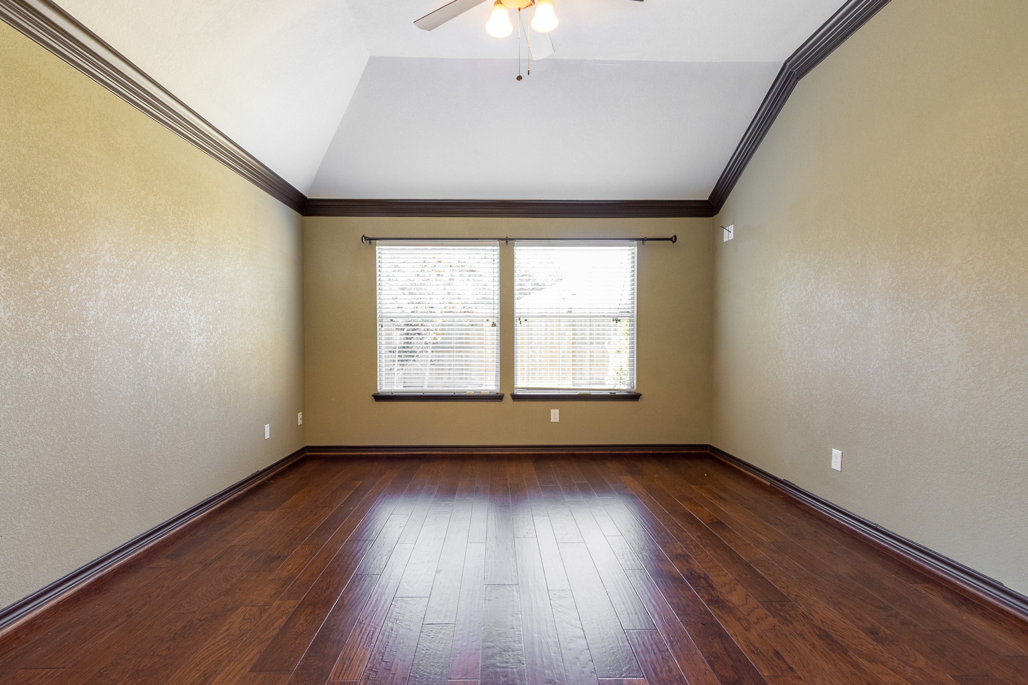 435 Sandstone Creek Lane, Dickinson, TX 77539