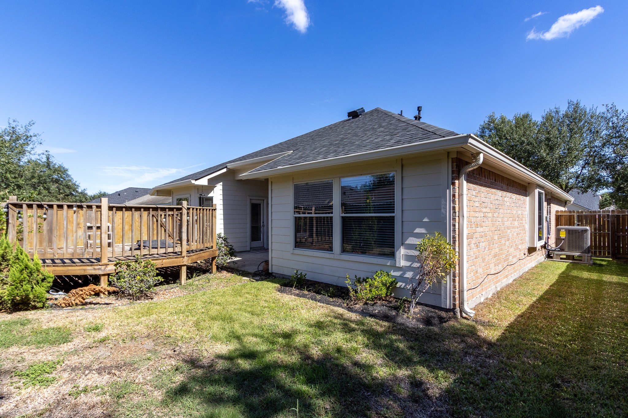 435 Sandstone Creek Lane, Dickinson, TX 77539