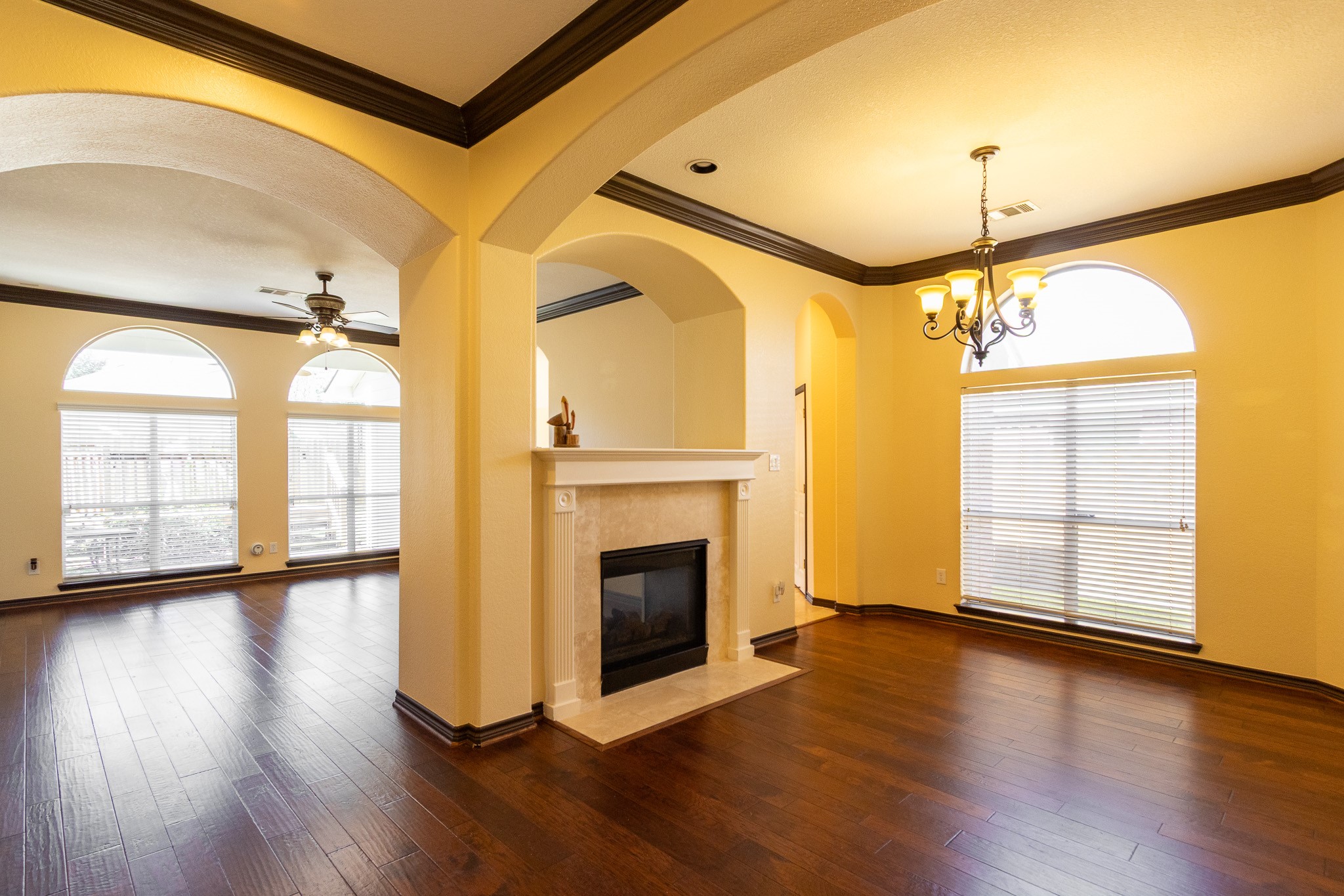 435 Sandstone Creek Lane, Dickinson, TX 77539