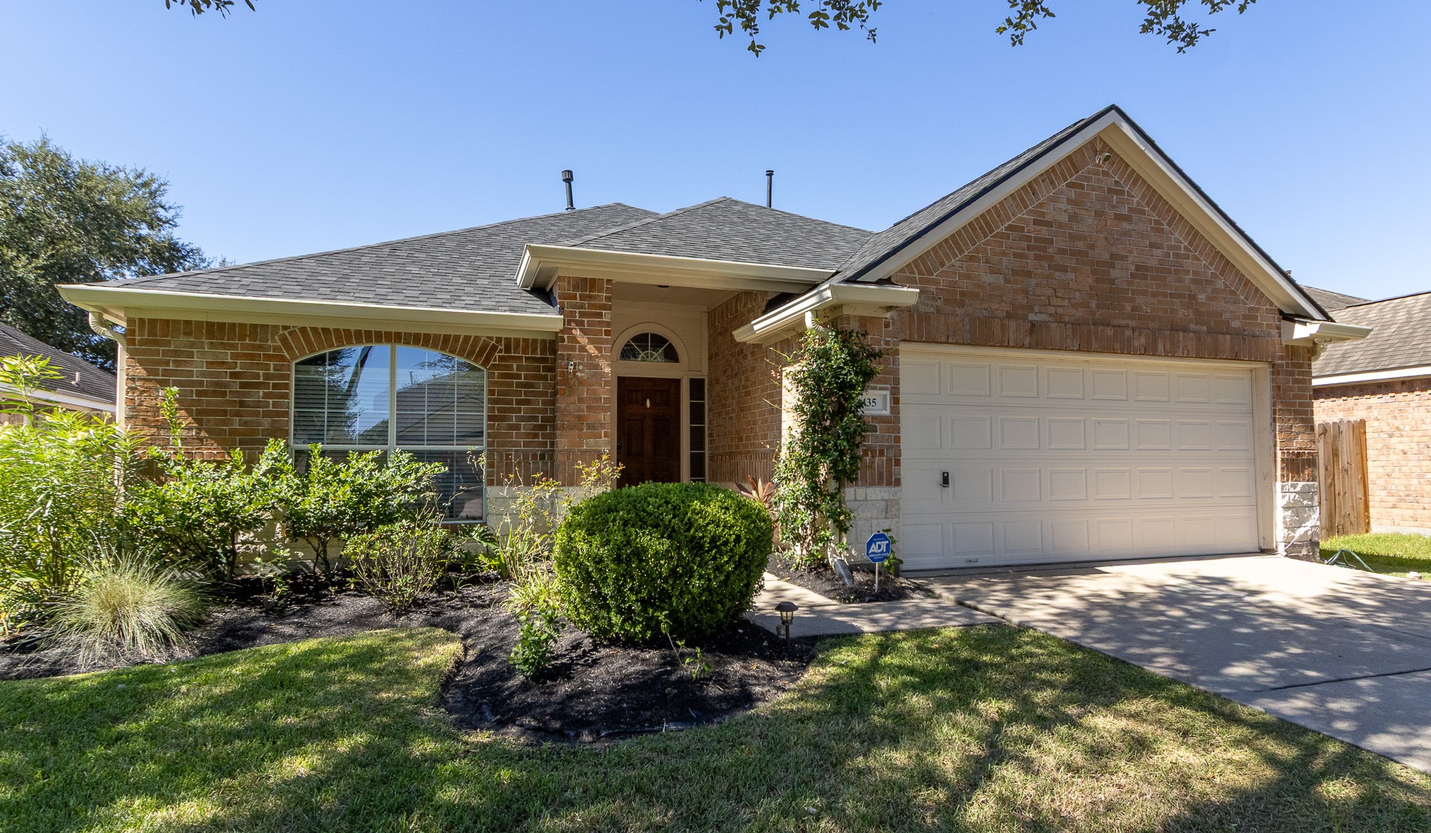 Welcome to 435 Sandstone Creek Ln.