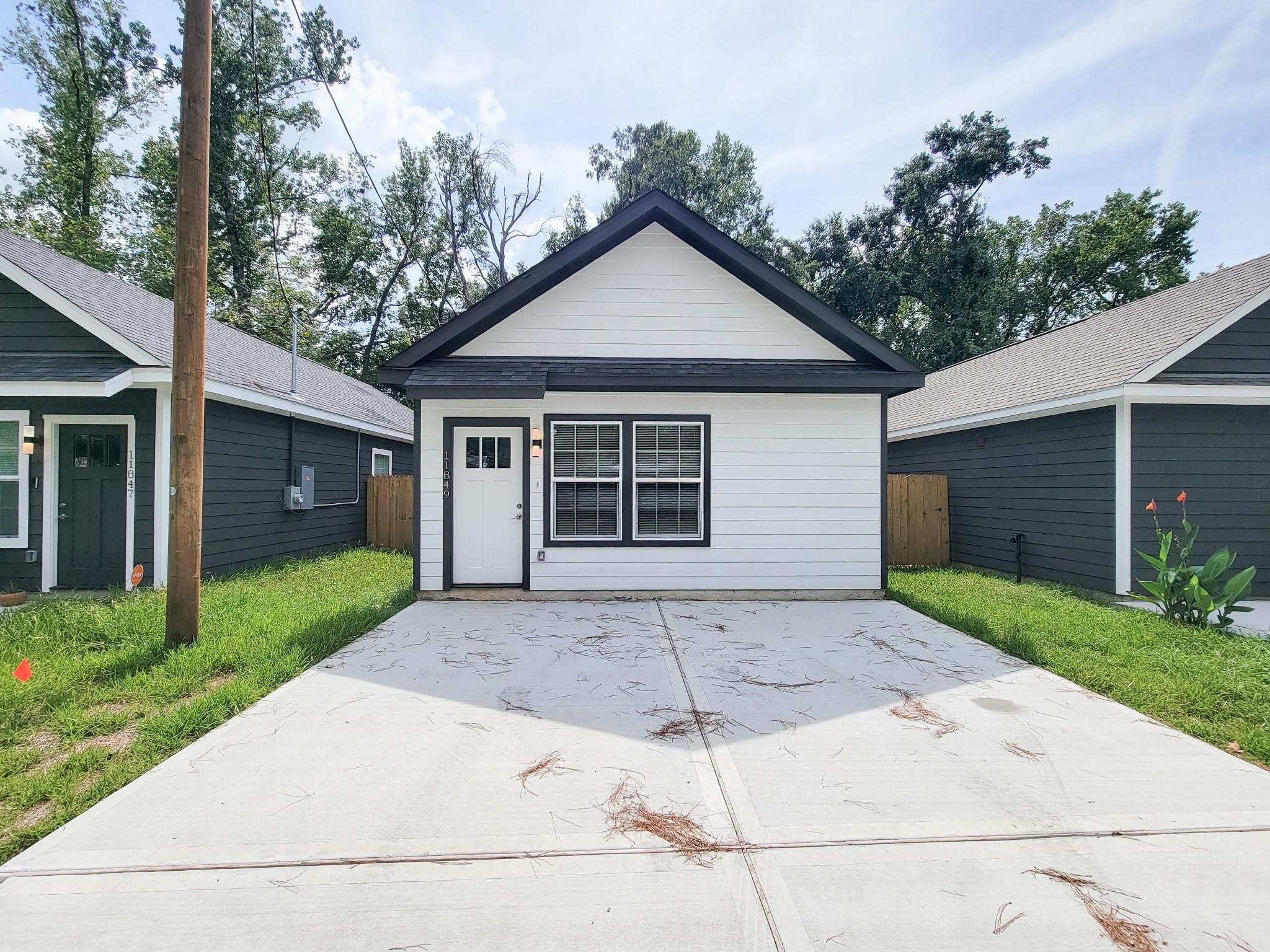 11851 NELWOOD Street, Willis, TX 77318