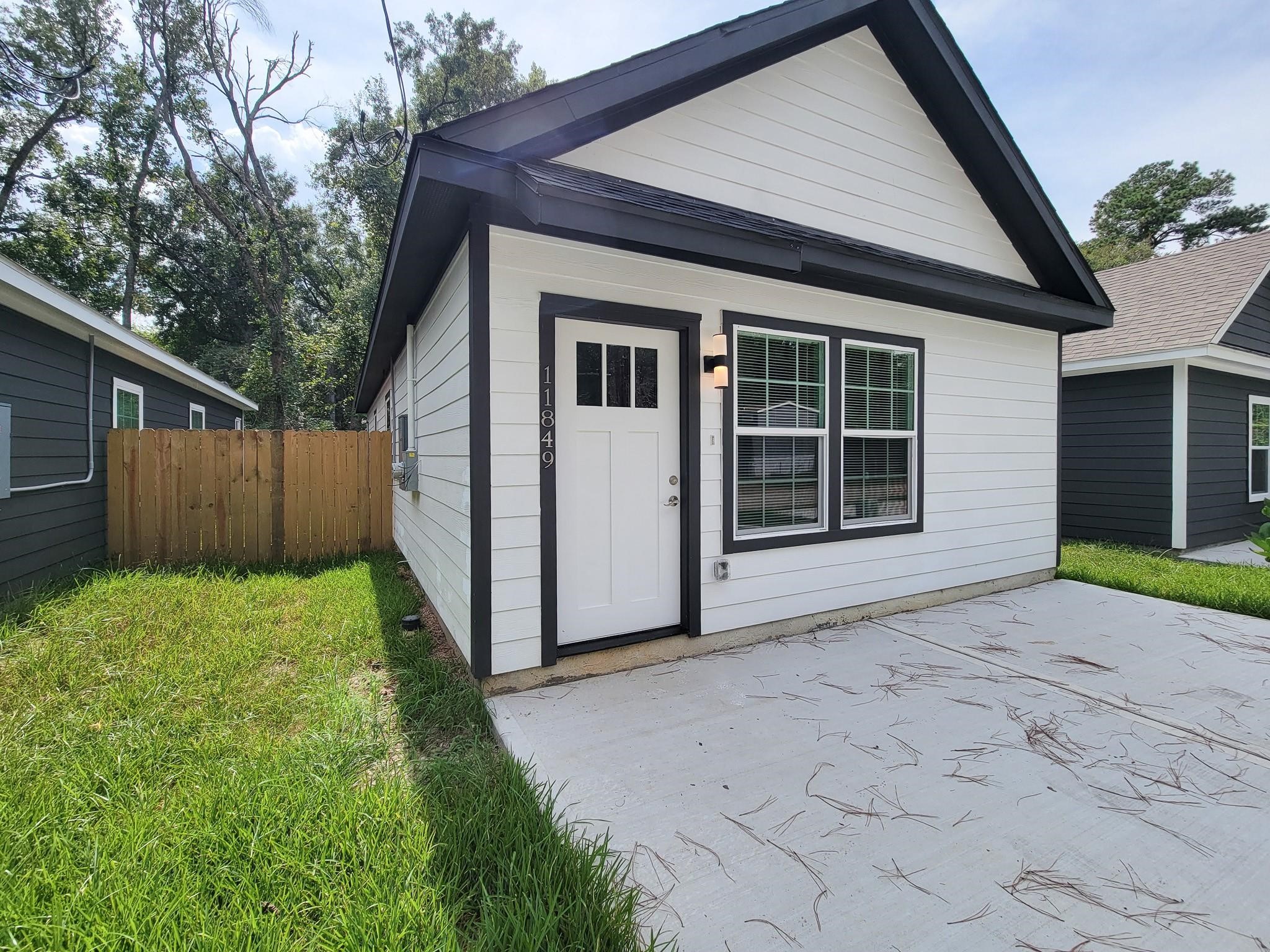 11851 NELWOOD Street, Willis, TX 77318