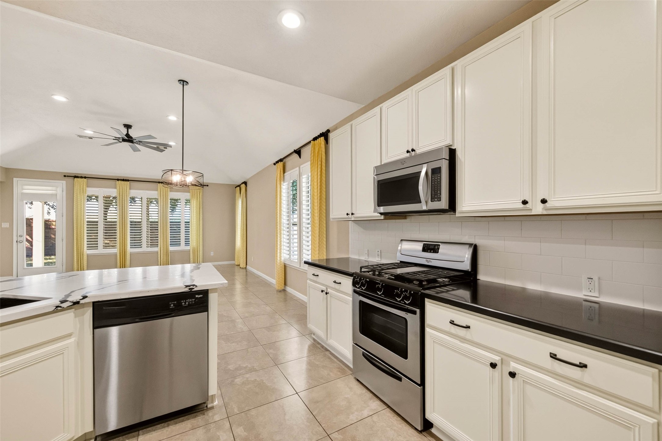 2750 Lomelina Lane, League City, TX 77573
