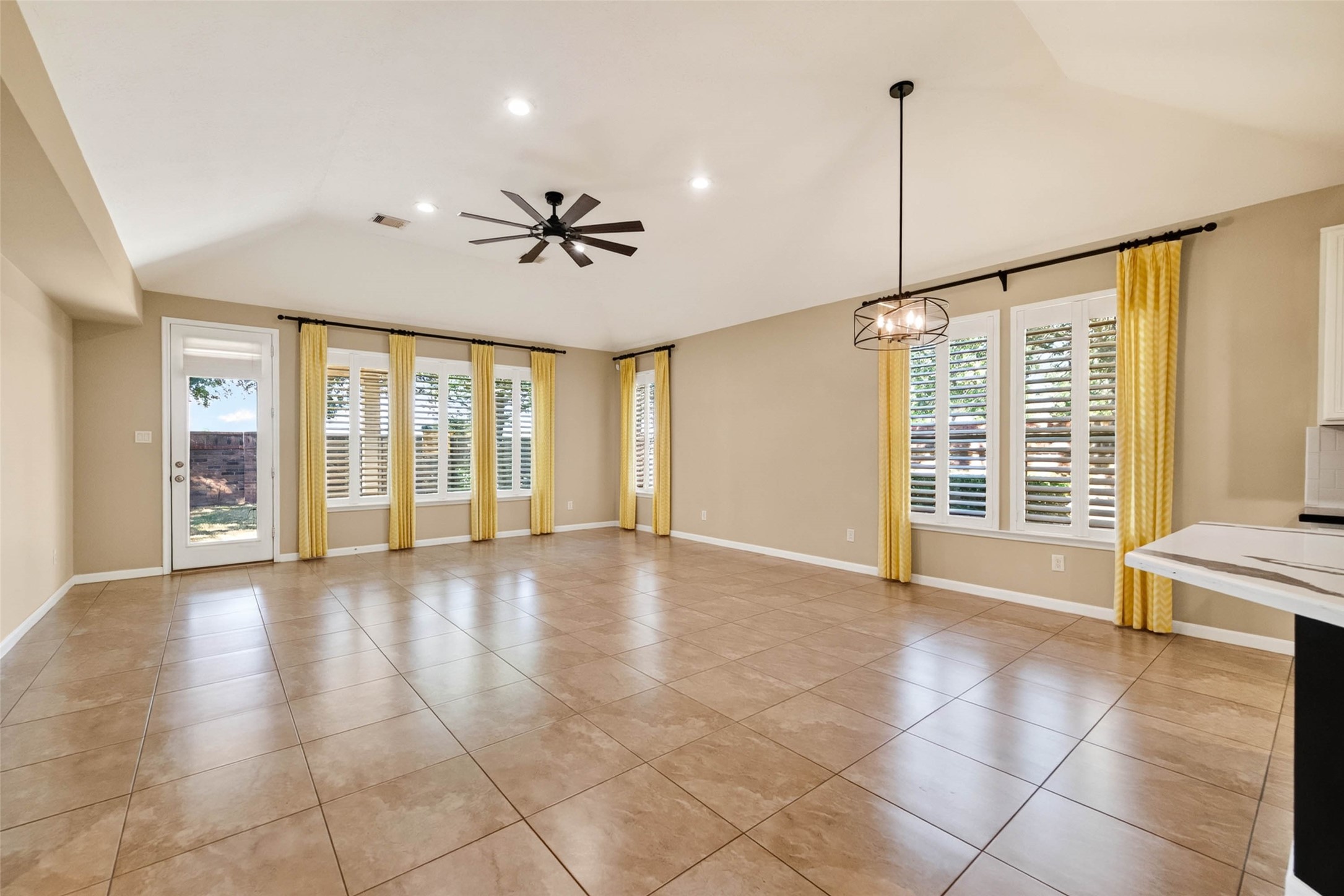 2750 Lomelina Lane, League City, TX 77573