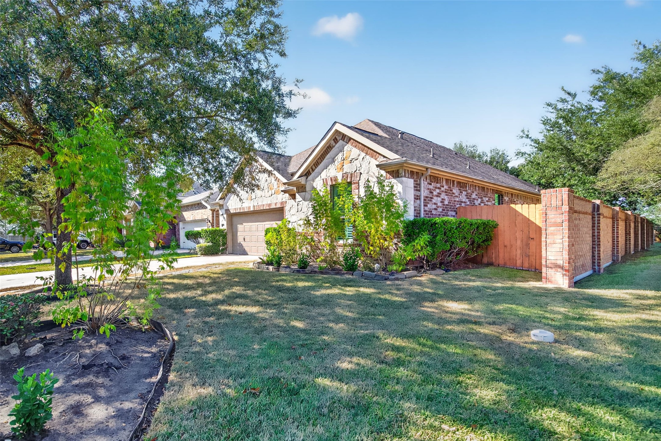 2750 Lomelina Lane, League City, TX 77573