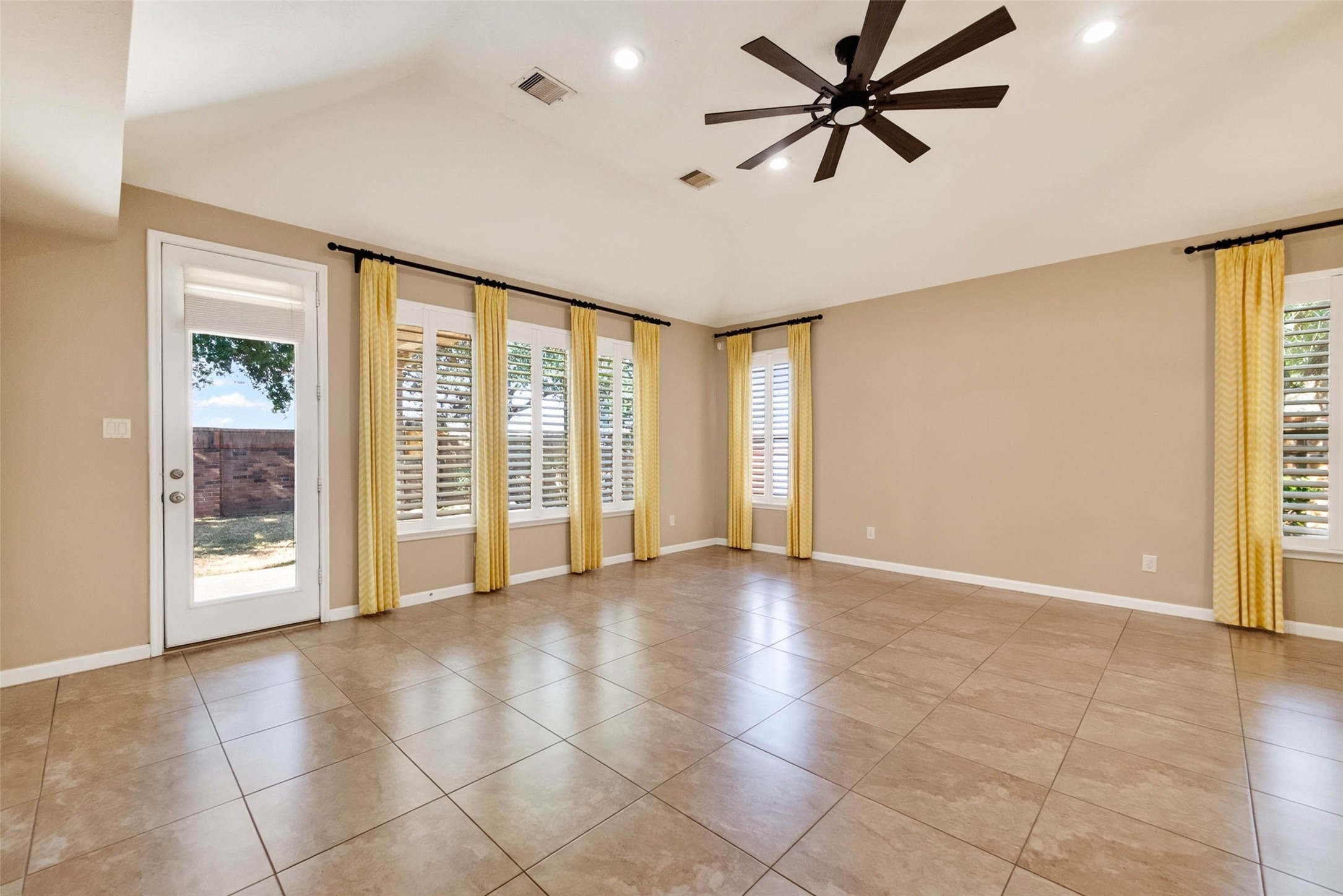 2750 Lomelina Lane, League City, TX 77573