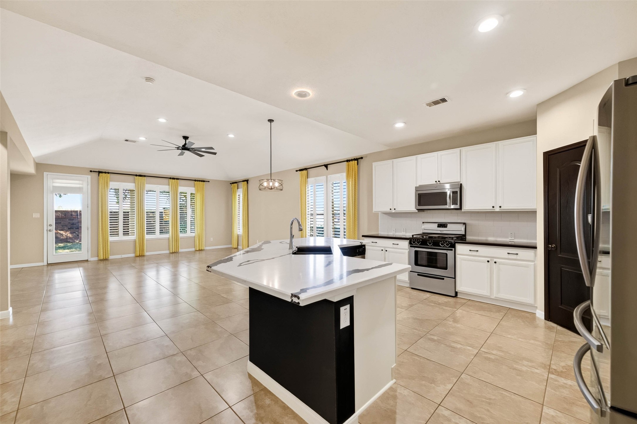 2750 Lomelina Lane, League City, TX 77573