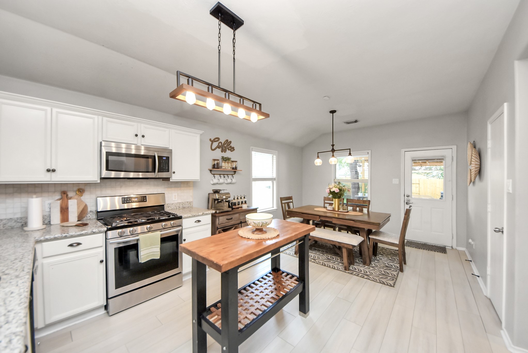 15 Bark Bend Place, The Woodlands, TX 77385