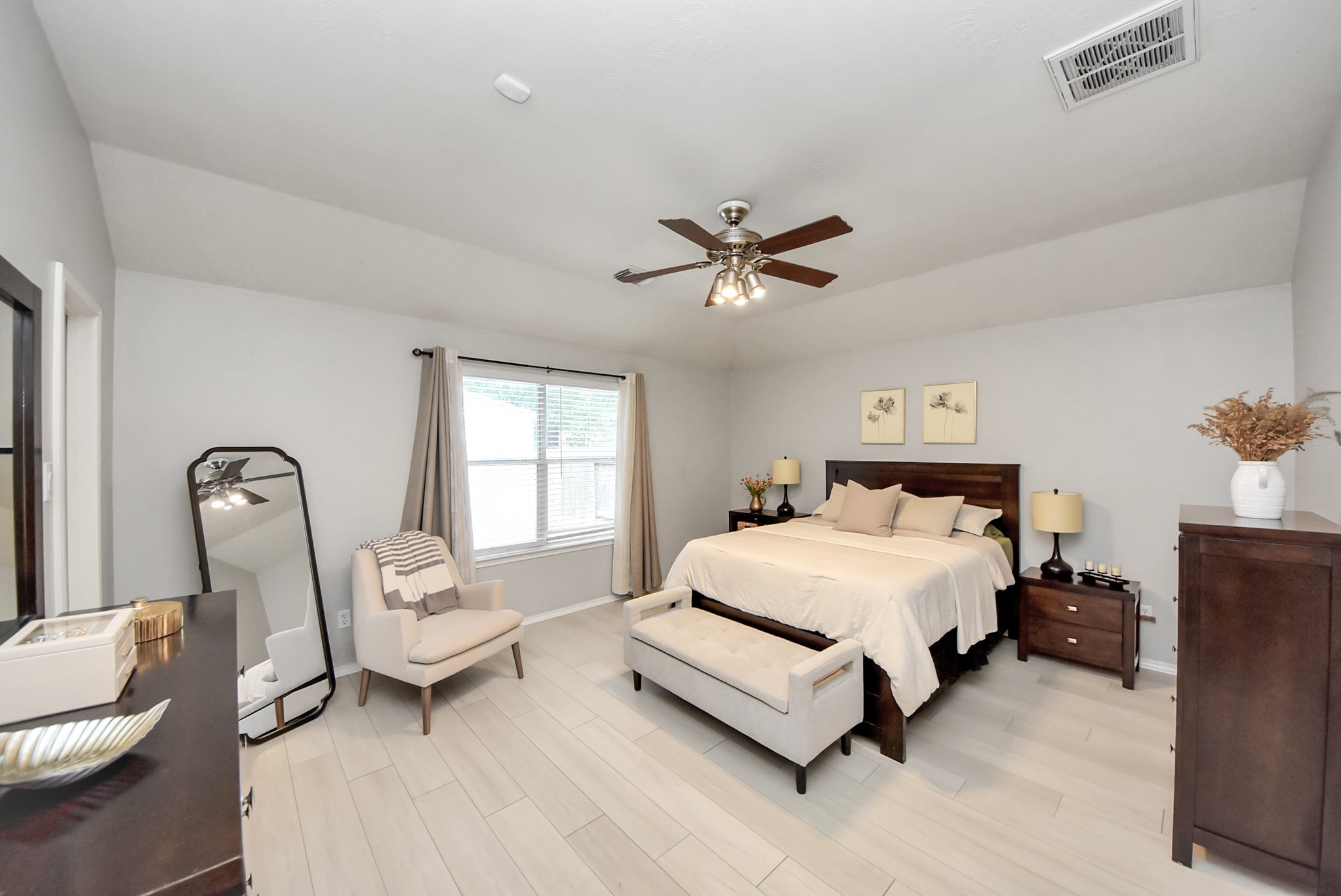 15 Bark Bend Place, The Woodlands, TX 77385
