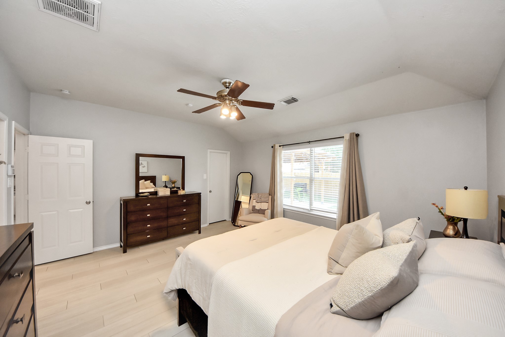 15 Bark Bend Place, The Woodlands, TX 77385
