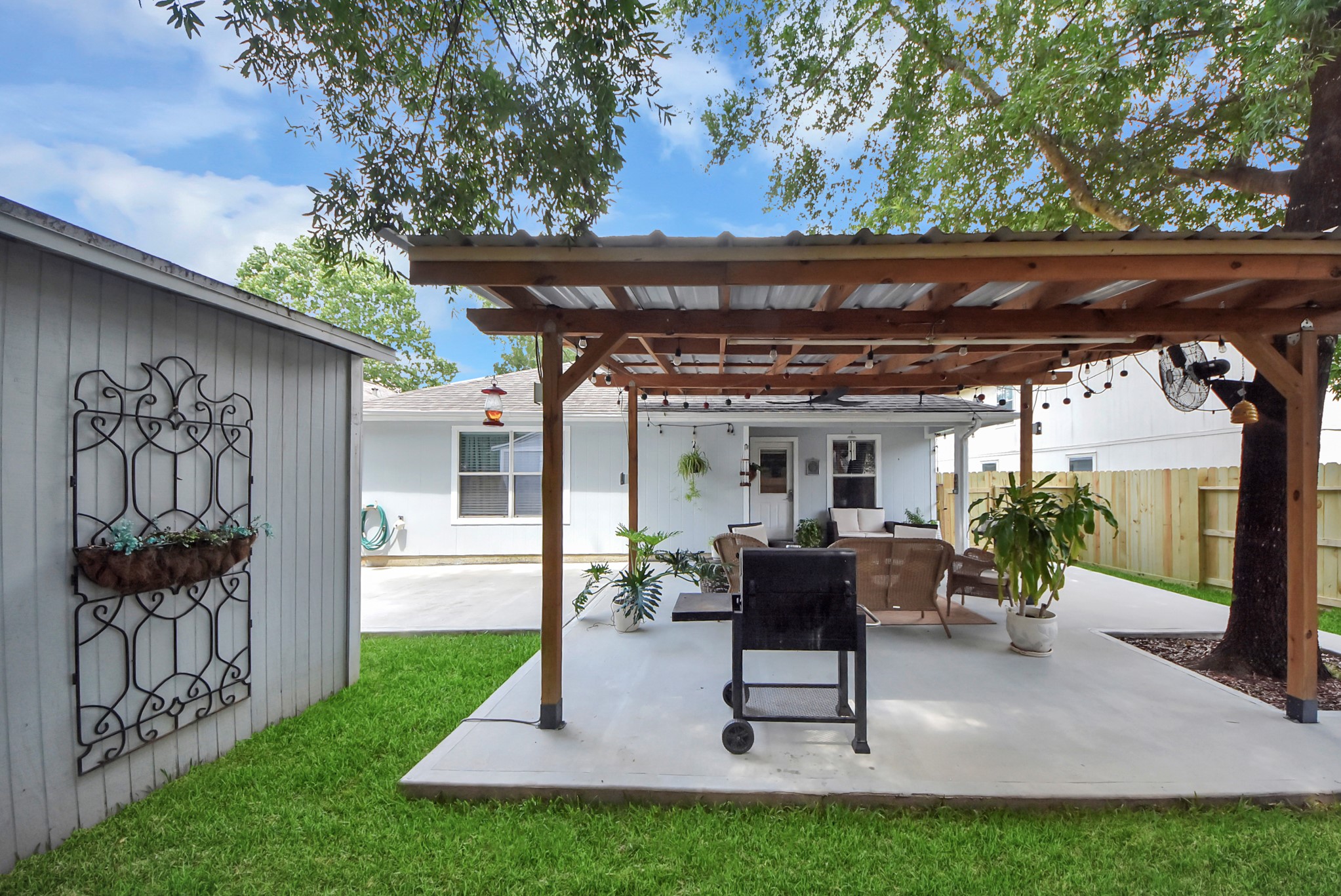 15 Bark Bend Place, The Woodlands, TX 77385