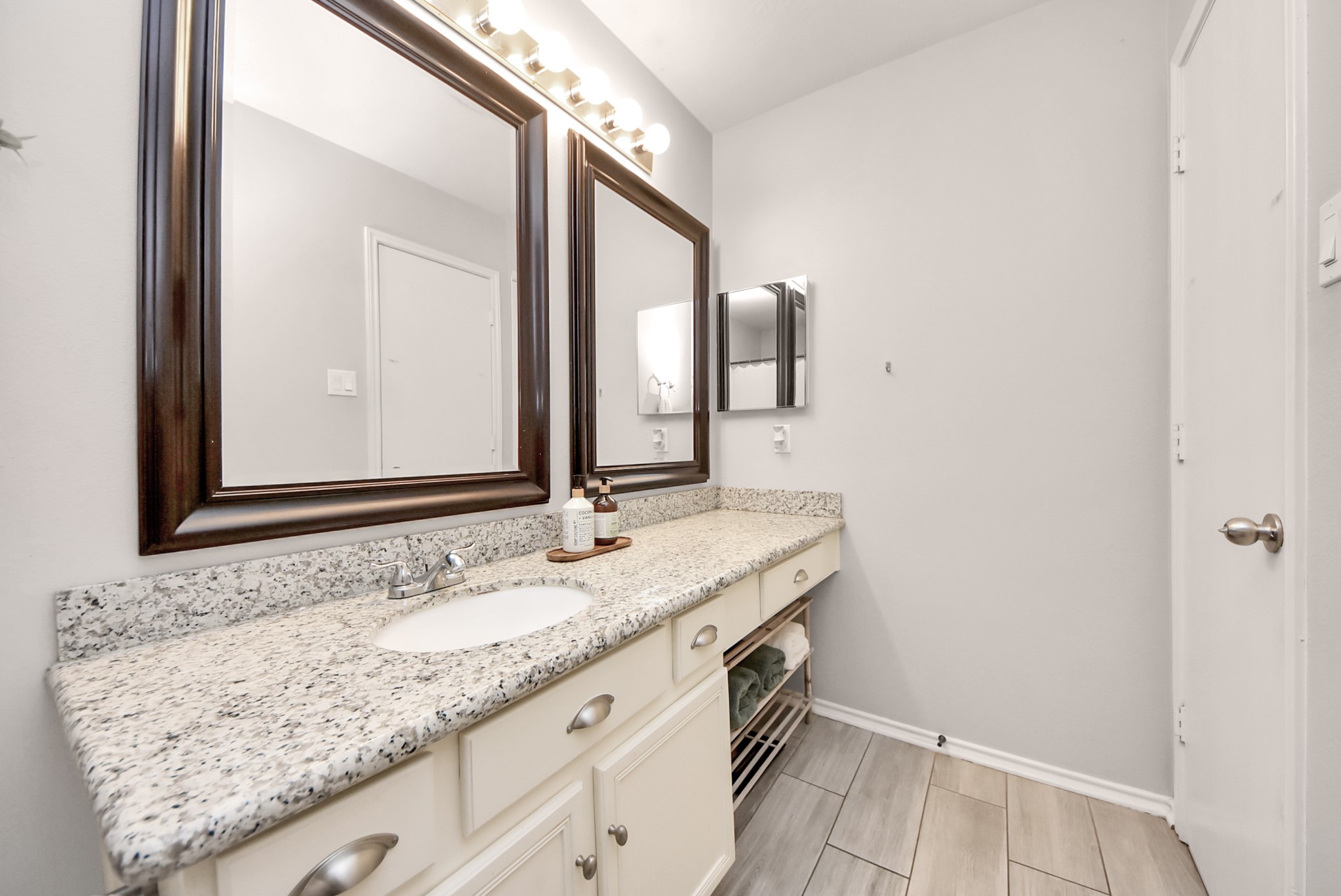 15 Bark Bend Place, The Woodlands, TX 77385