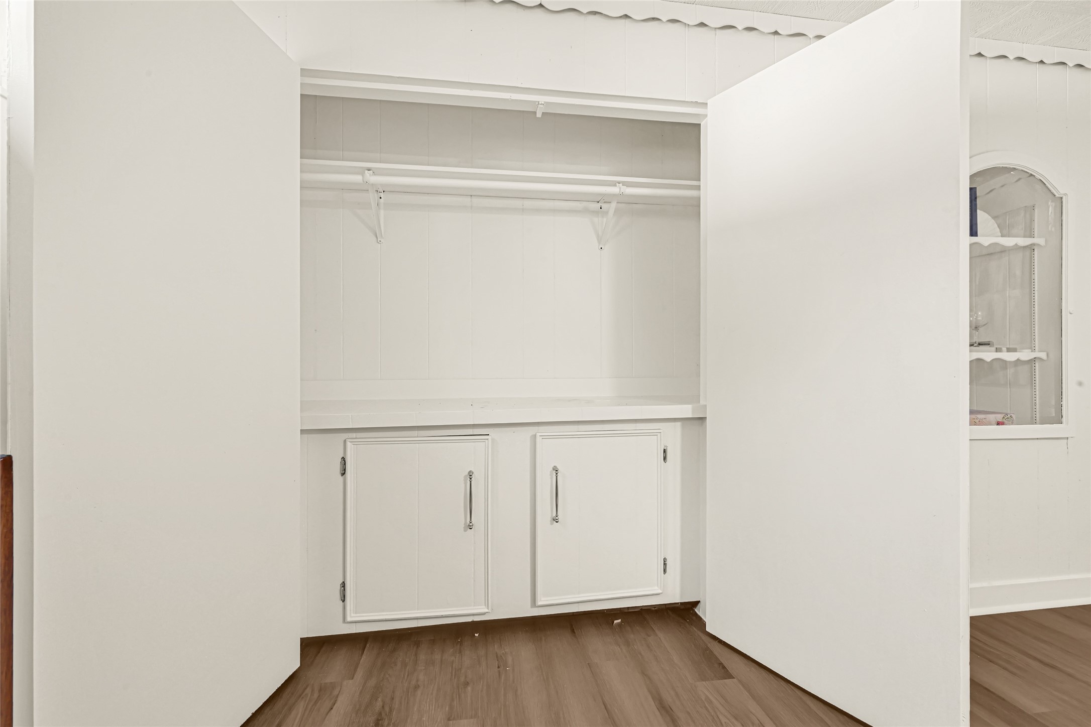 Large wardrobe/closet