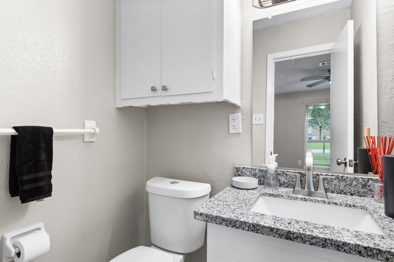 745 Dezso Drive, Alvin, TX 77511
