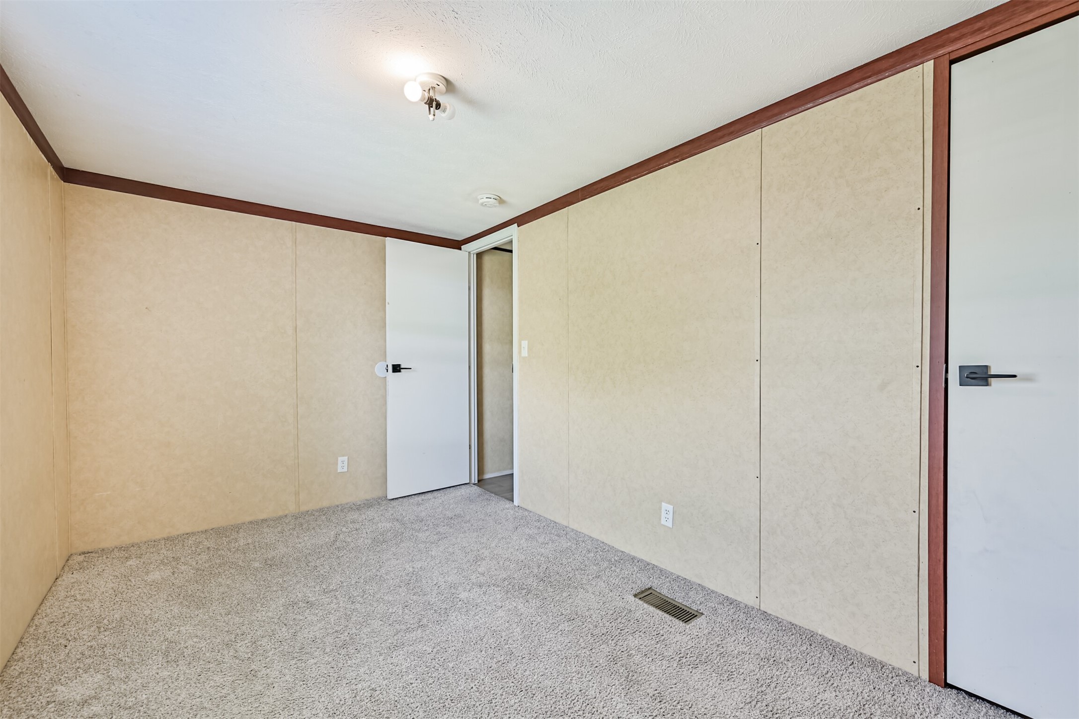 4702 10th Street, Bacliff, TX 77518