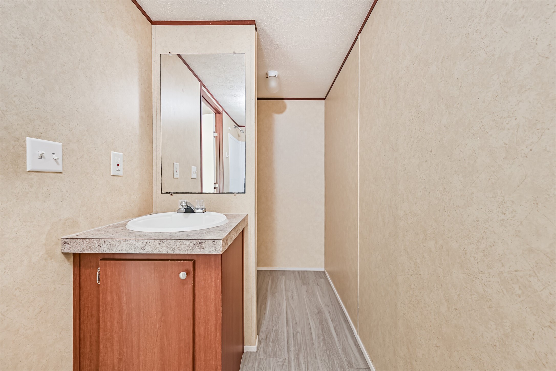 4702 10th Street, Bacliff, TX 77518