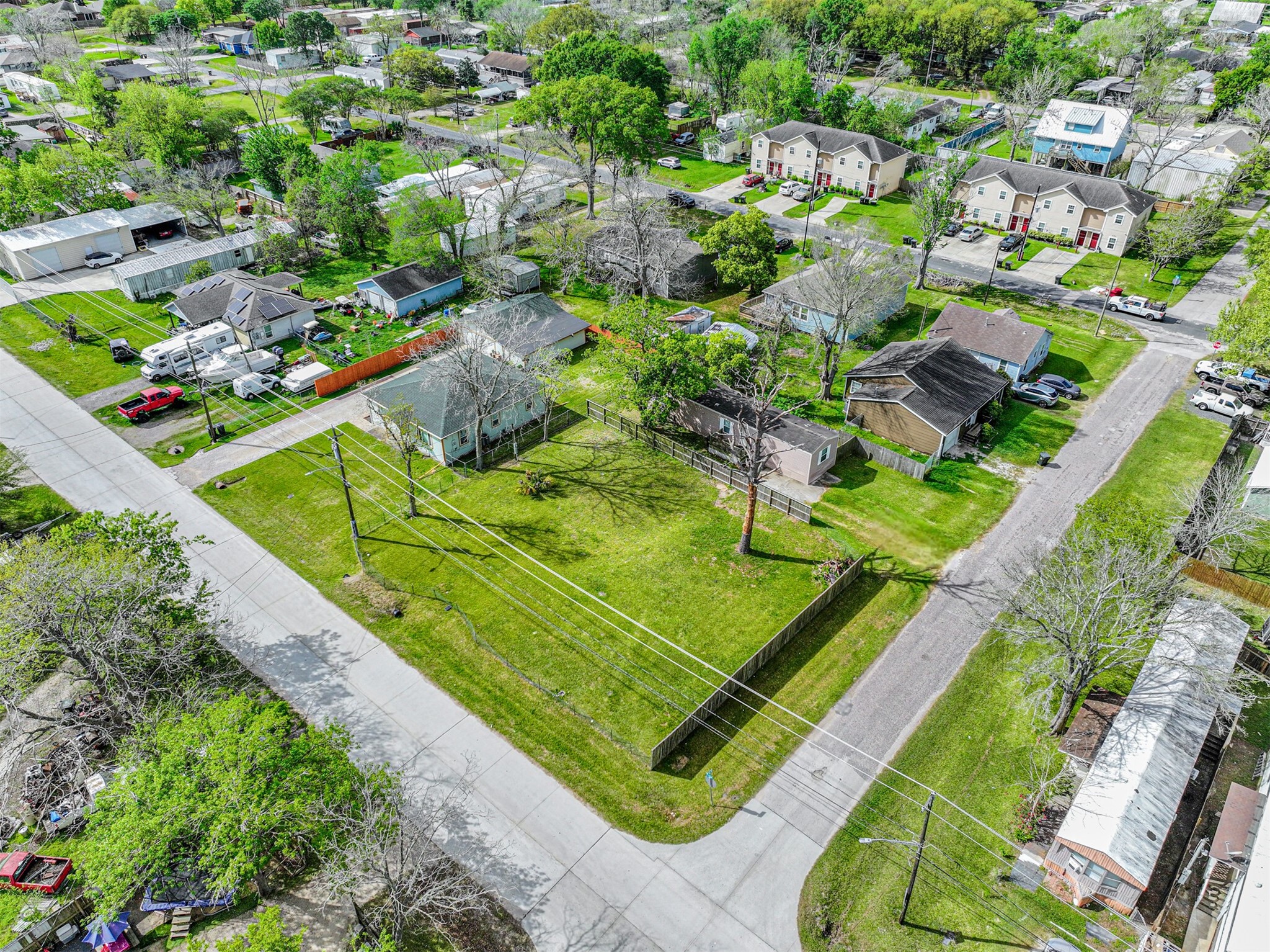 4702 10th Street, Bacliff, TX 77518