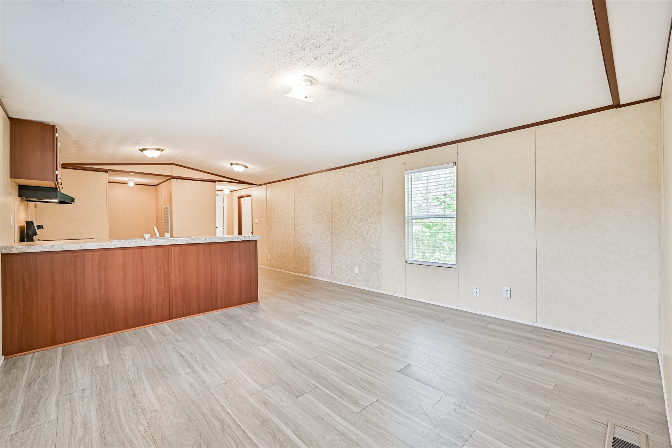 4702 10th Street, Bacliff, TX 77518 4702 10th Street, Bacliff, TX 77518