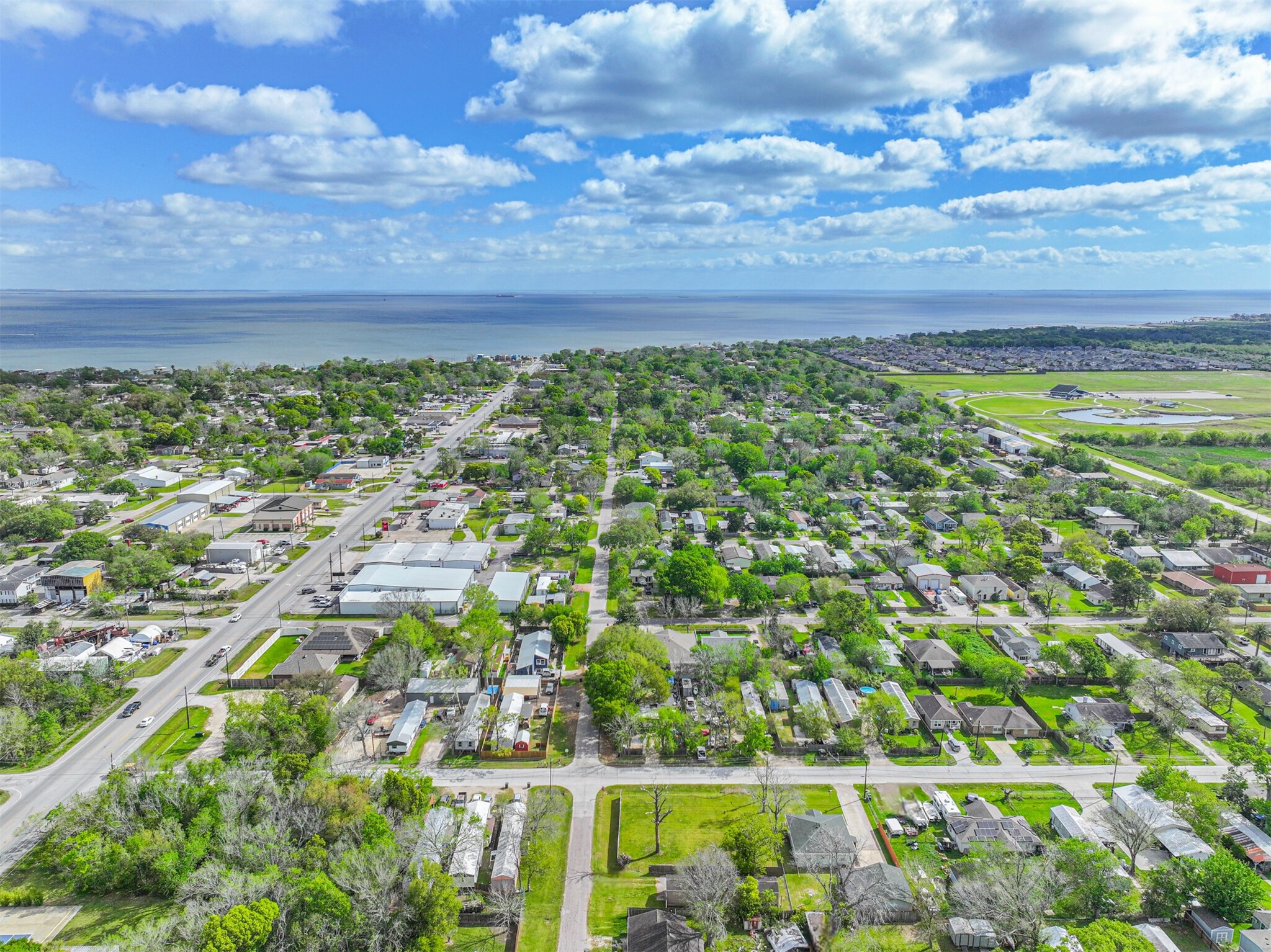 4702 10th Street, Bacliff, TX 77518