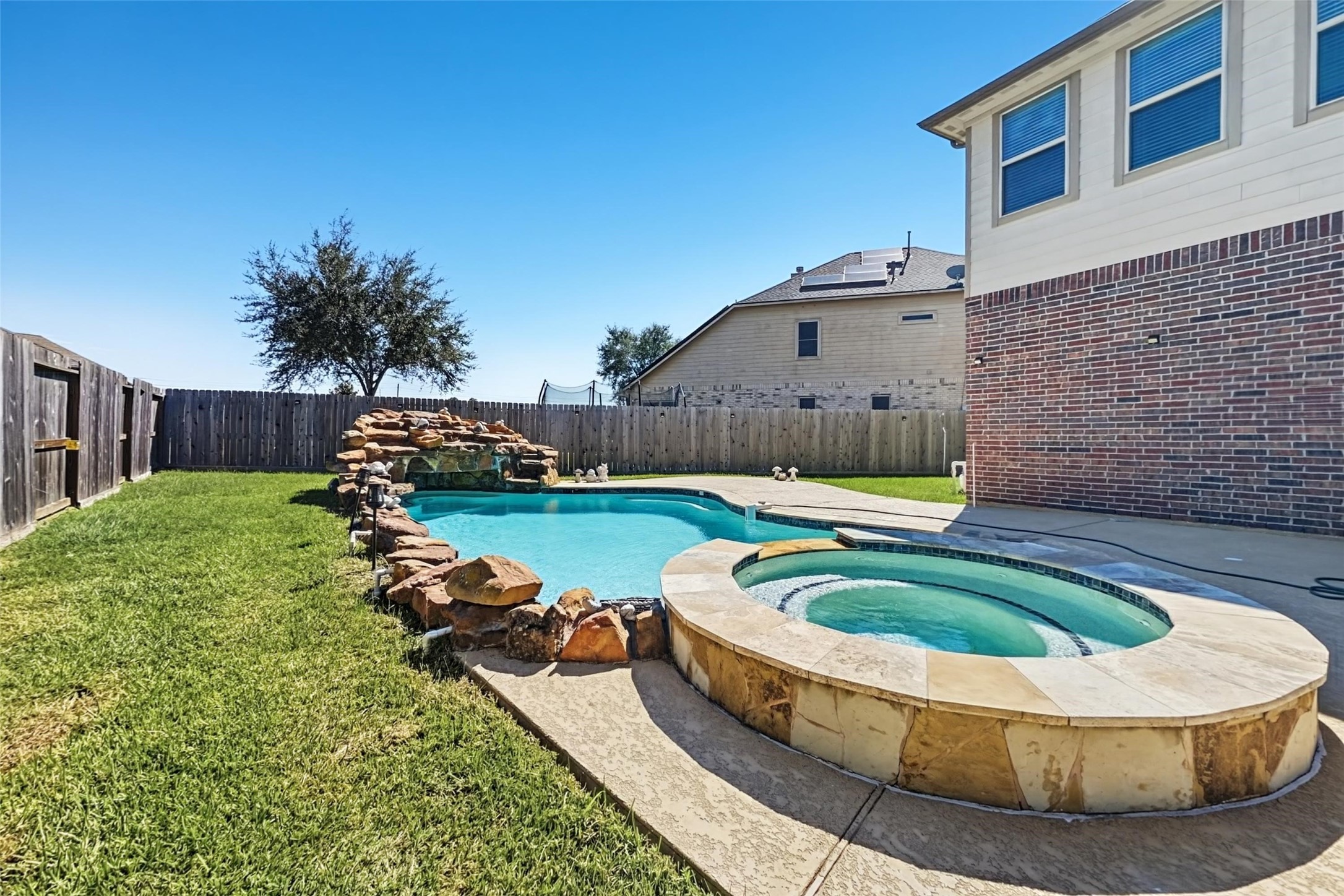 289 W Bend Drive, League City, TX 77573