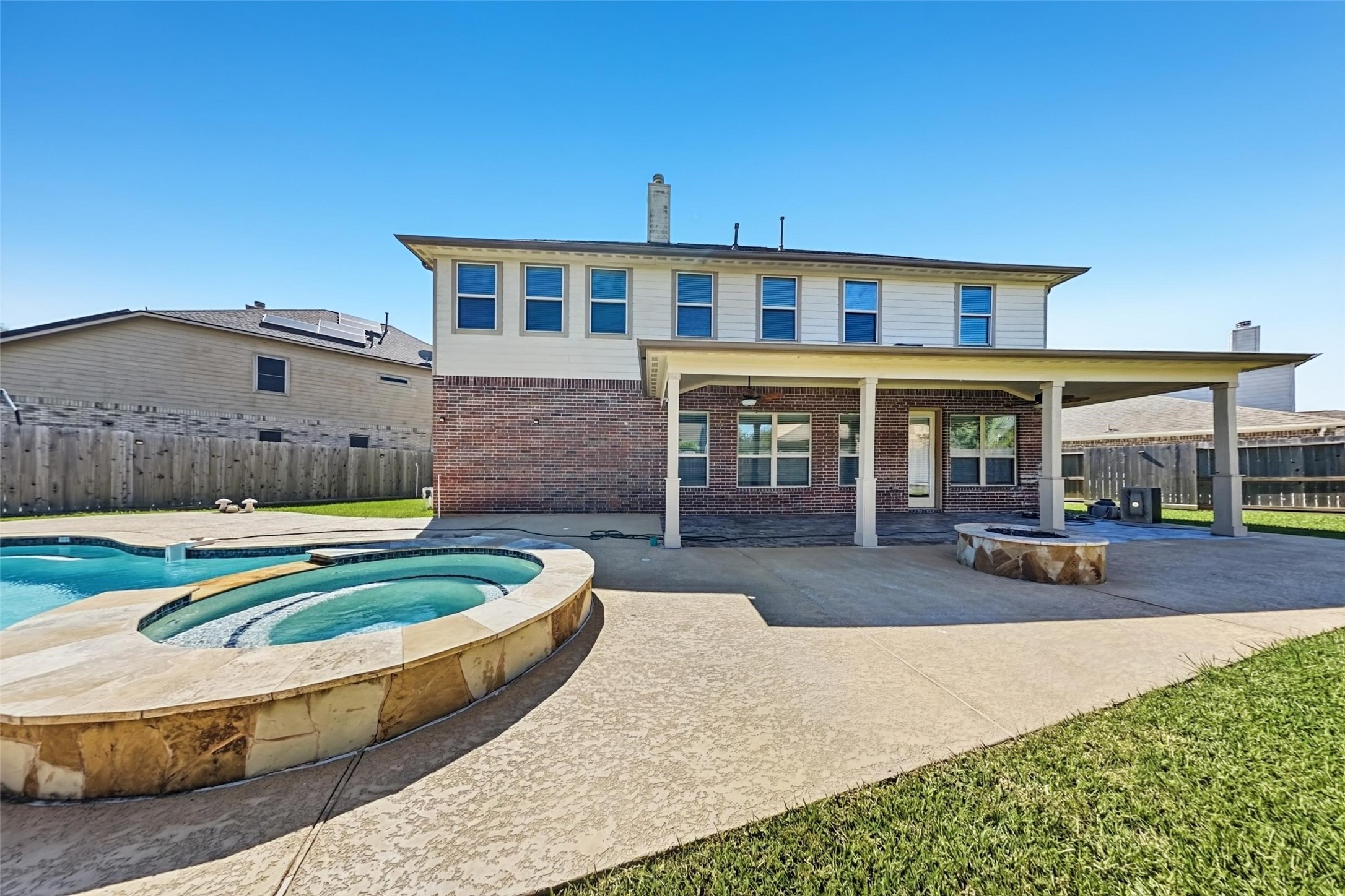 289 W Bend Drive, League City, TX 77573