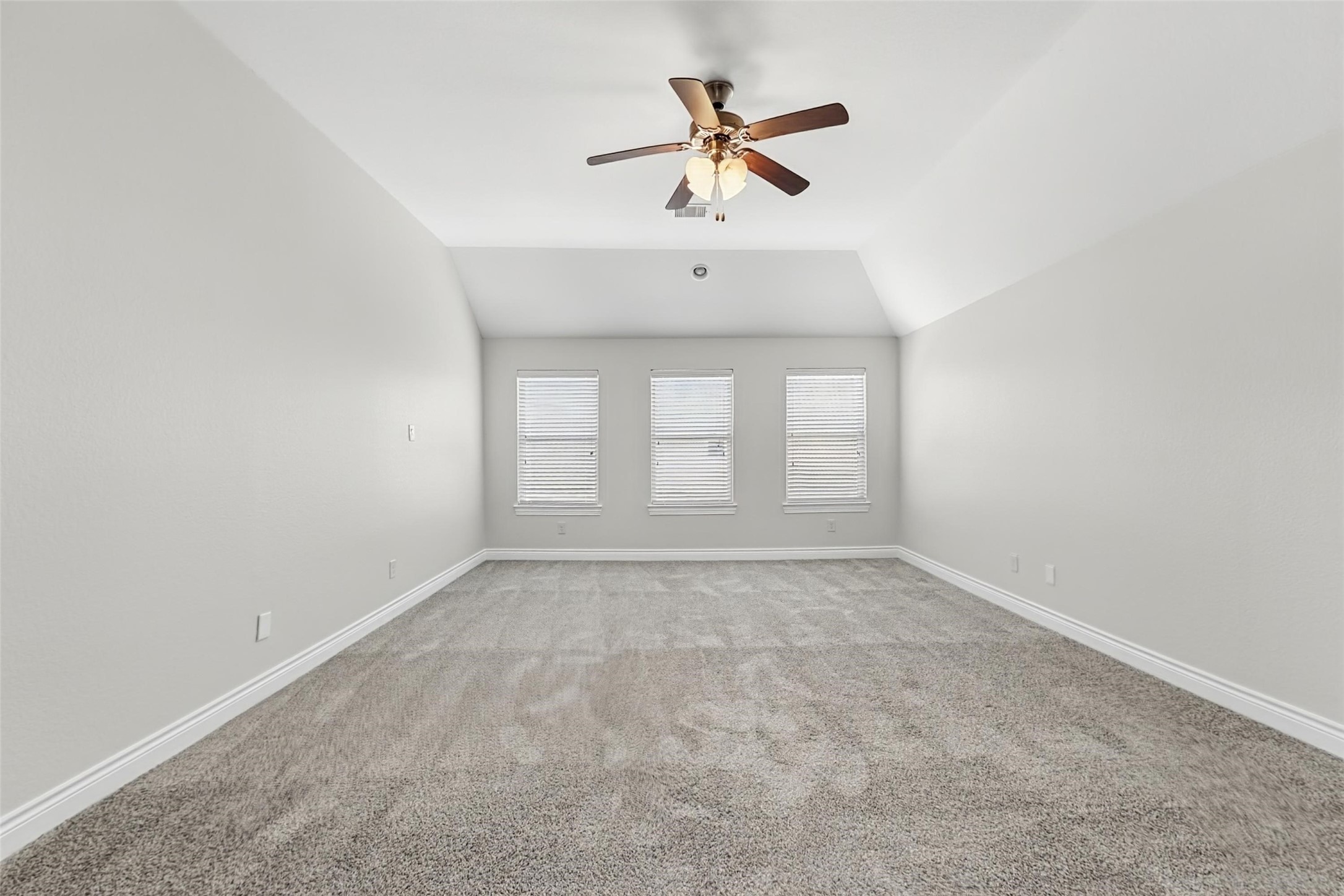 289 W Bend Drive, League City, TX 77573