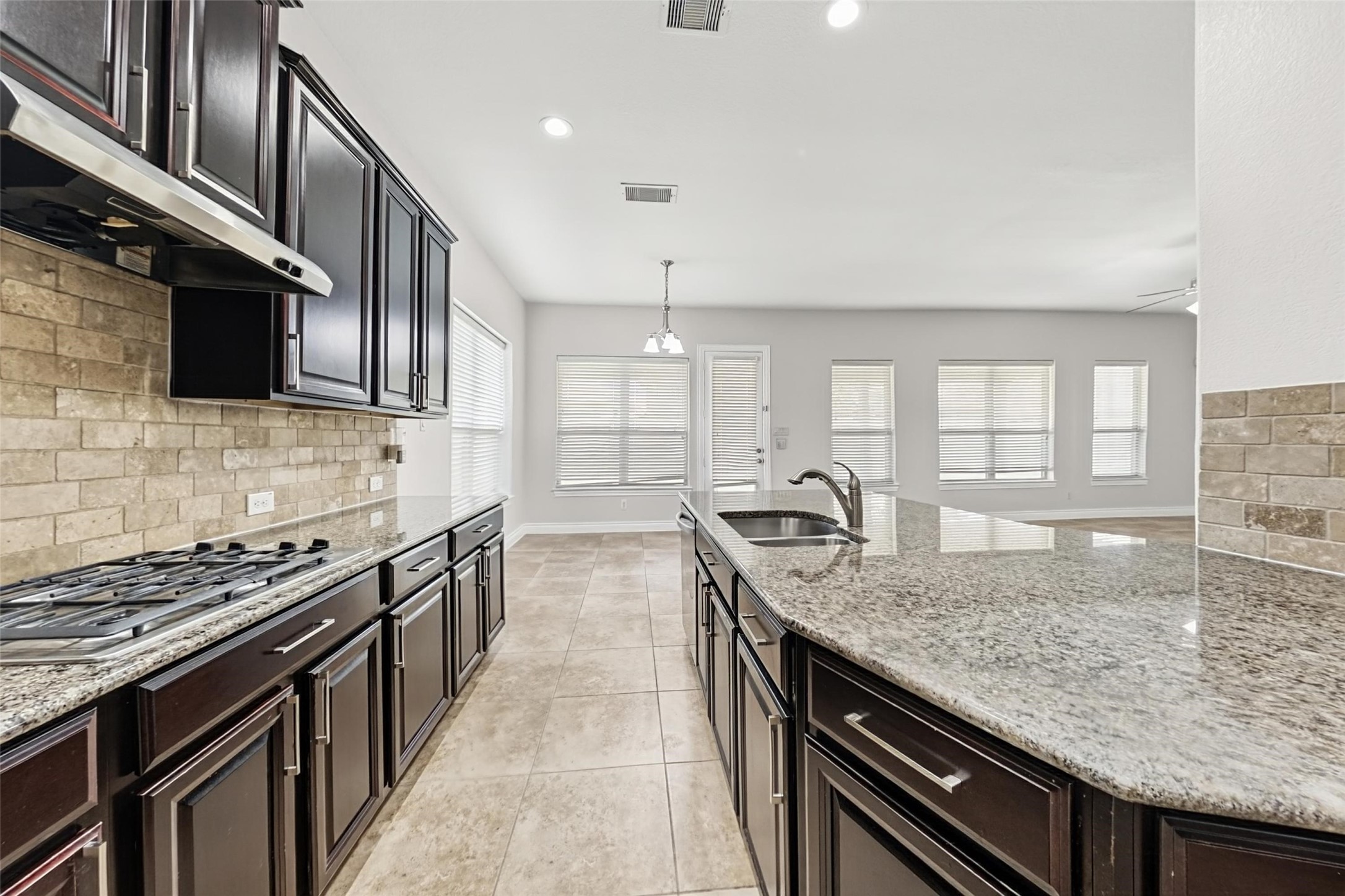 289 W Bend Drive, League City, TX 77573