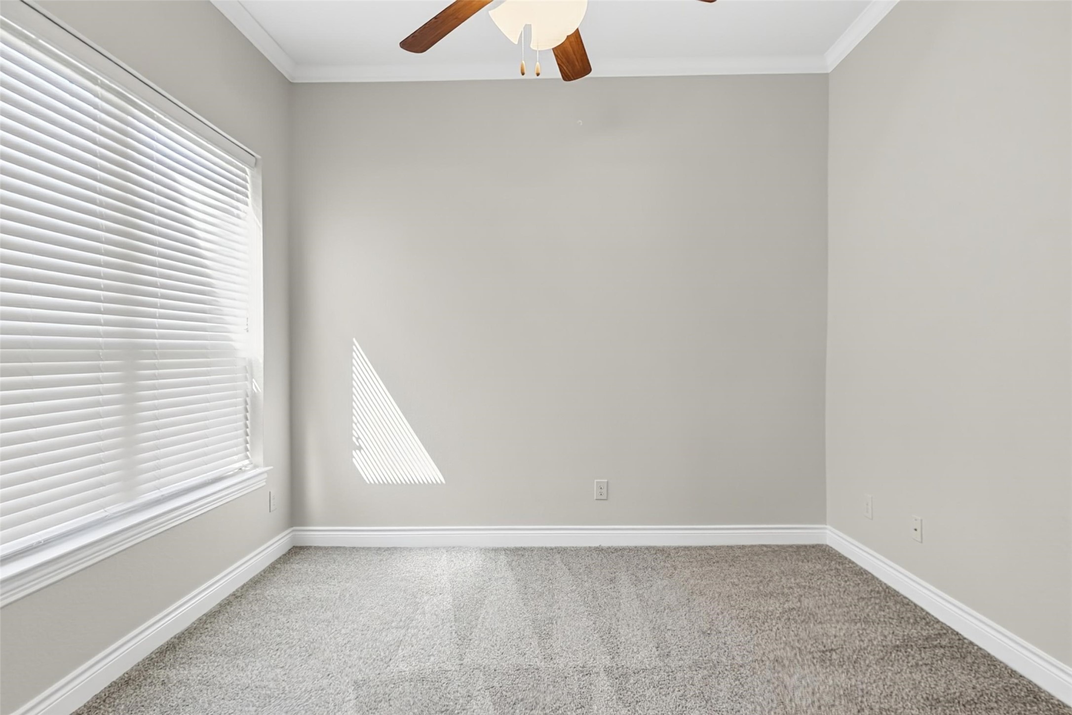 289 W Bend Drive, League City, TX 77573