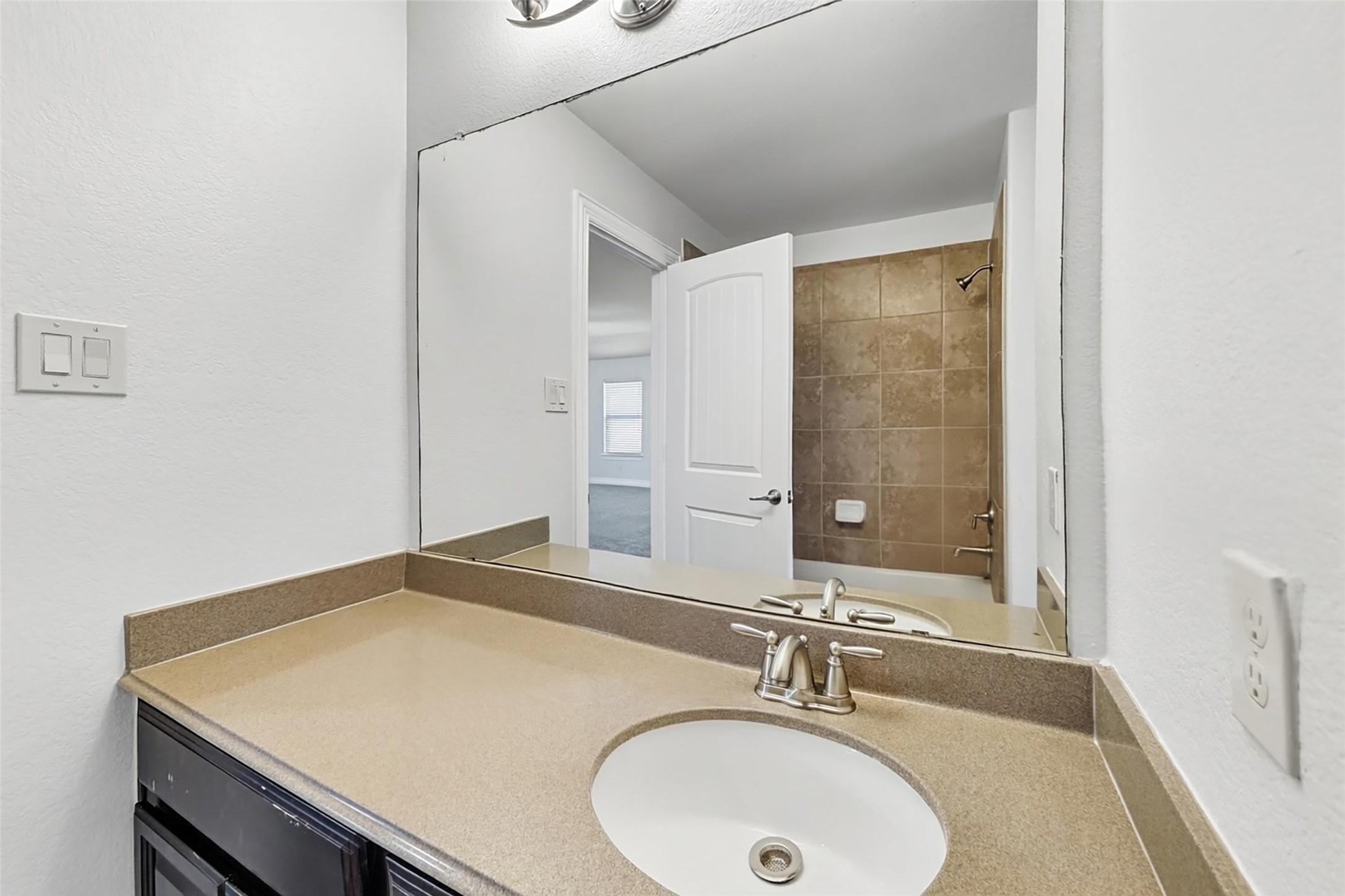 289 W Bend Drive, League City, TX 77573