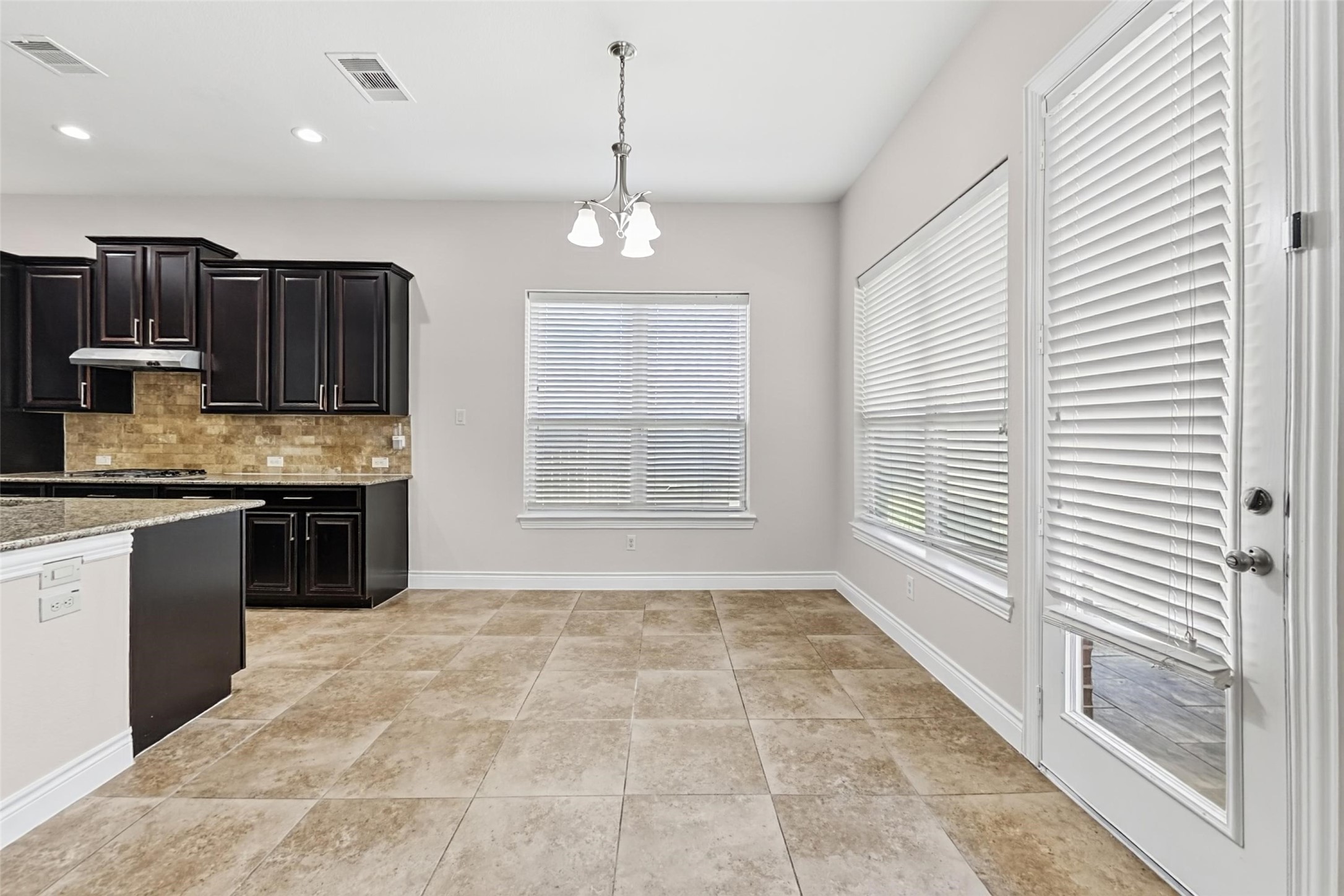 289 W Bend Drive, League City, TX 77573