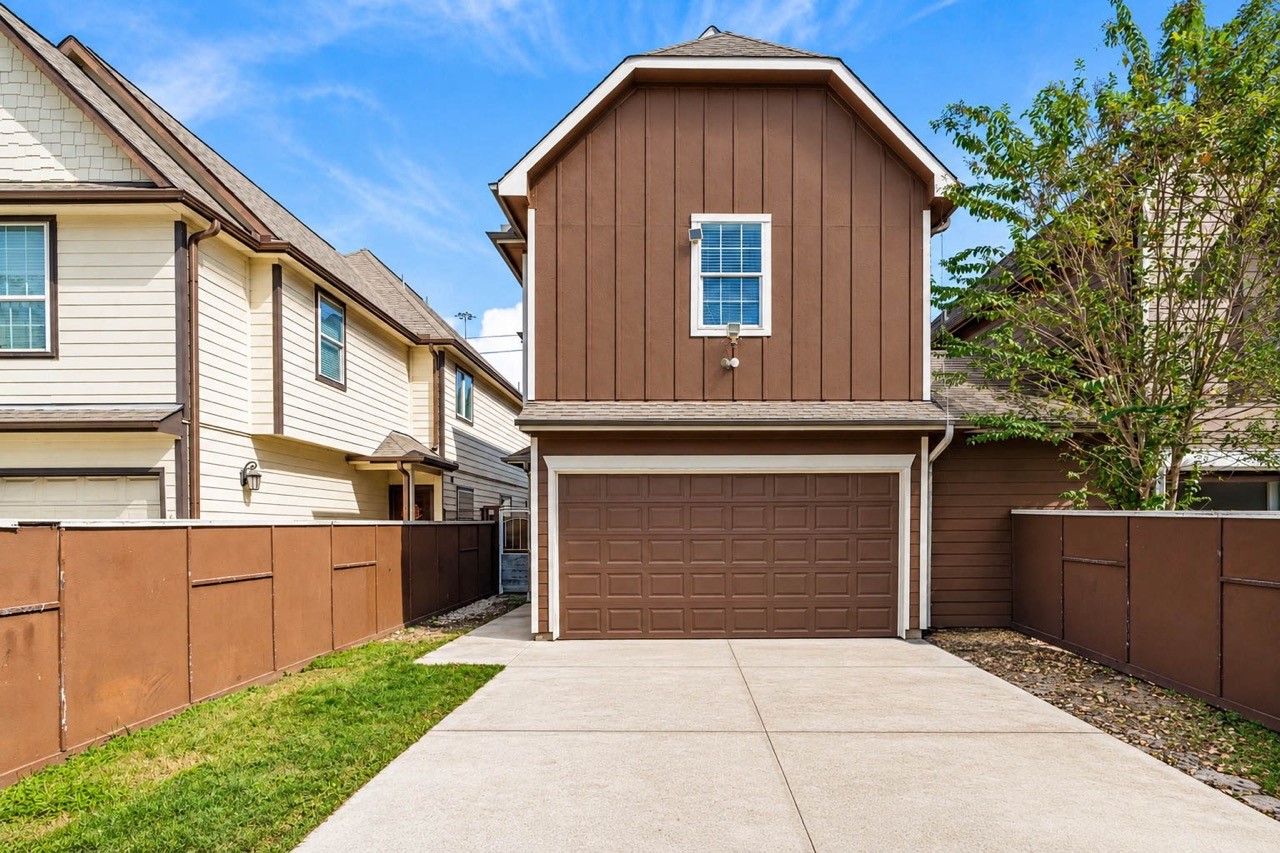 Beautiful 4 bed 2.5 bath townhome nearby the beltway.