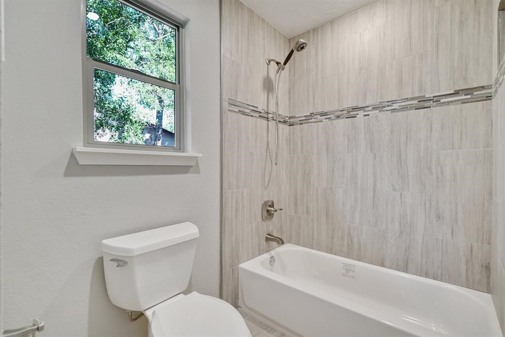 42 Kittiwake Court, Spring, TX 77380