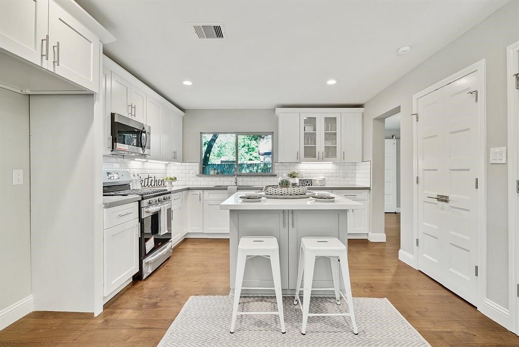 42 Kittiwake Court, Spring, TX 77380