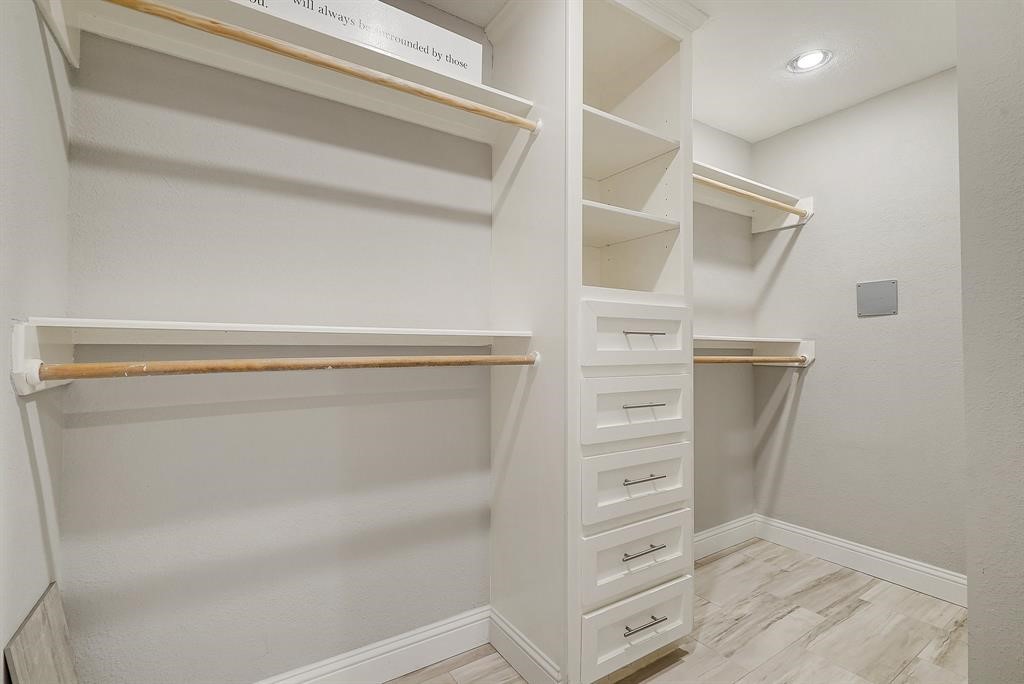 42 Kittiwake Court, Spring, TX 77380