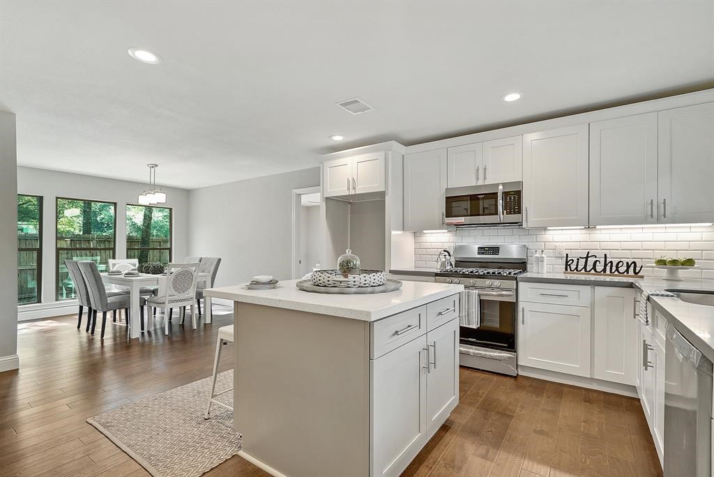 42 Kittiwake Court, Spring, TX 77380