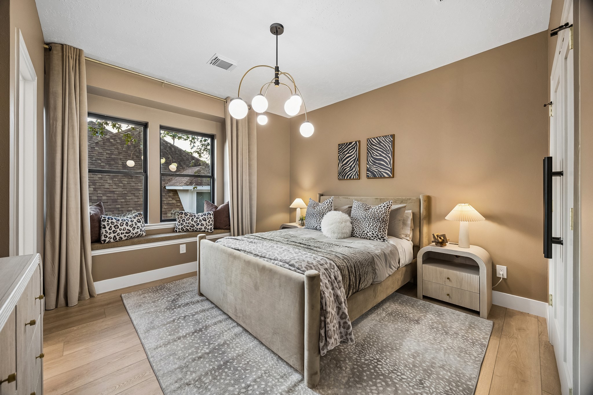 3 bedrooms upstairs