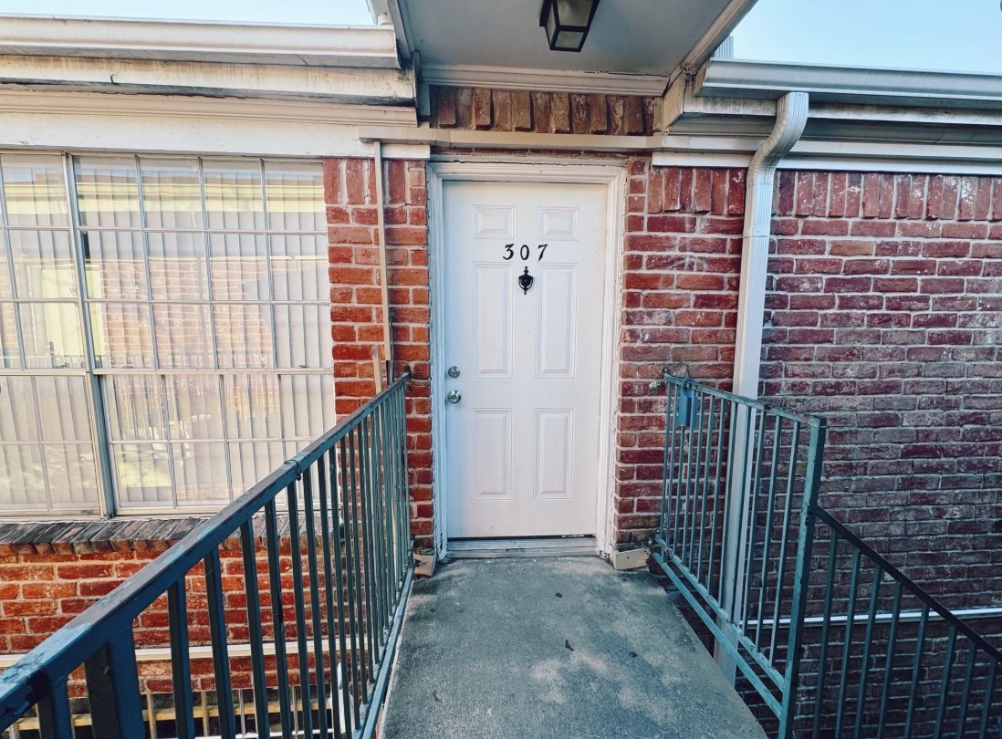 9201 Clarewood Drive, #307, Houston, TX 77036