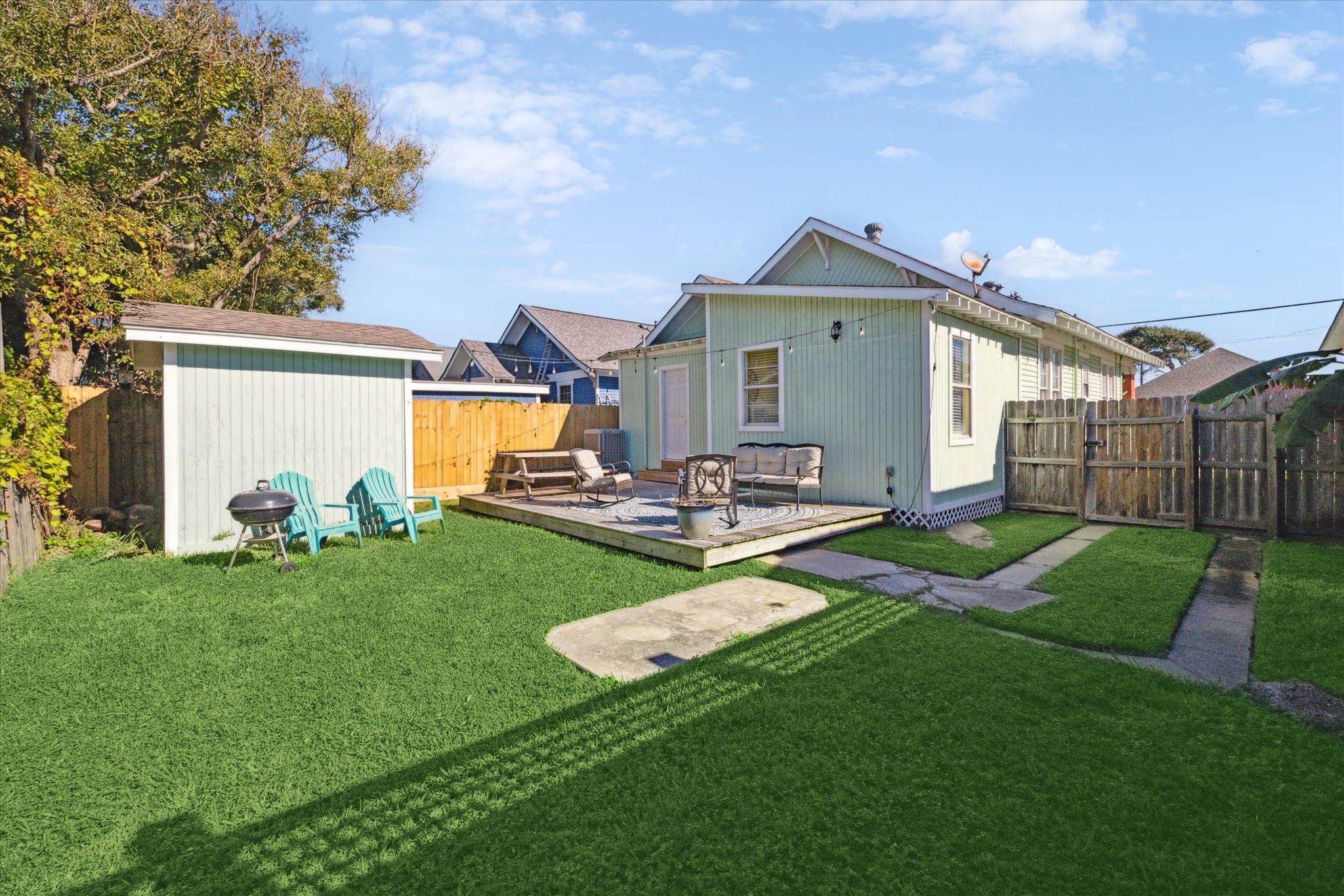 2411 37th Street, Galveston, TX 77550