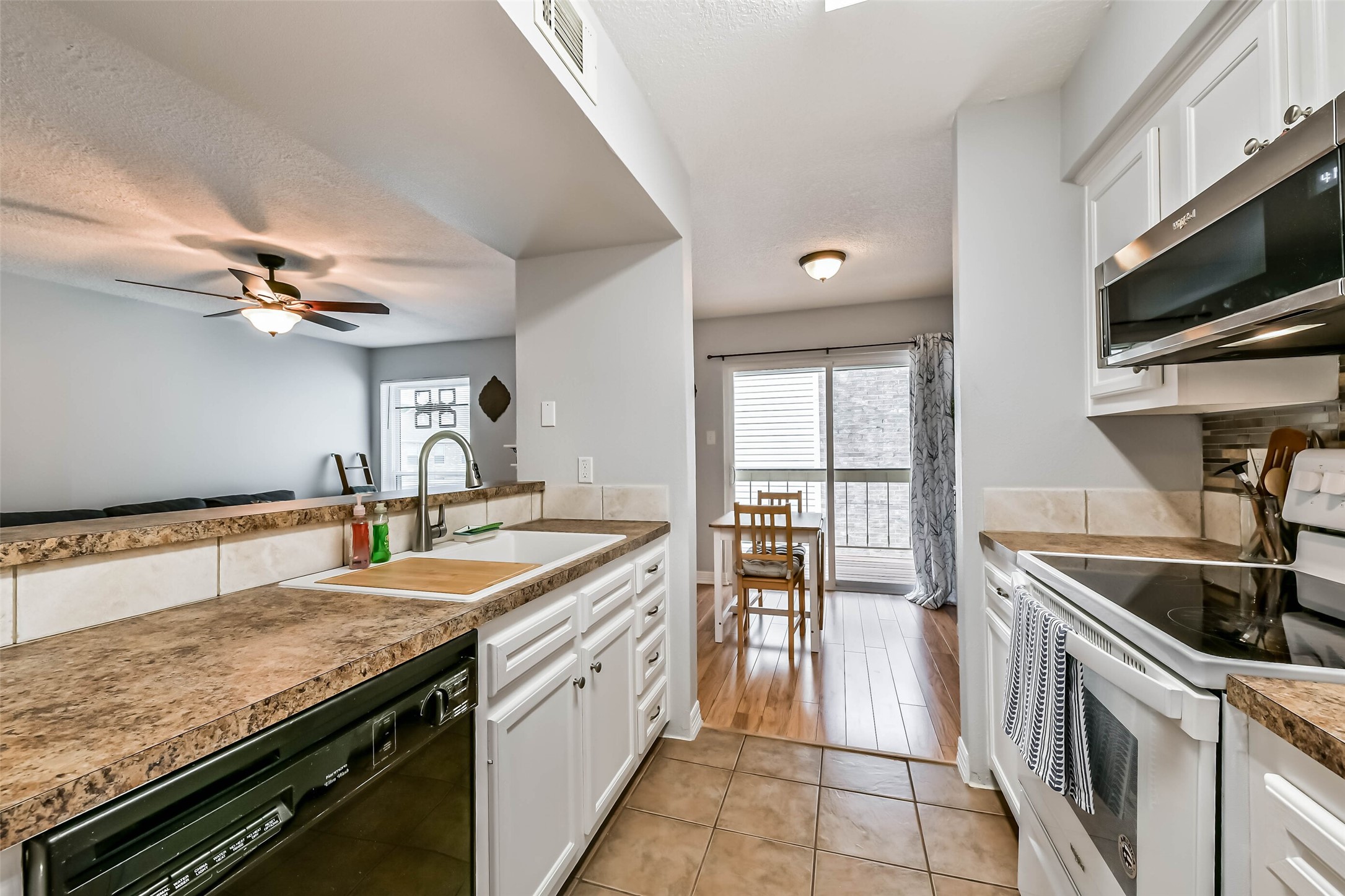 7600 Emmett F Lowry Expressway, #904, Texas City, TX 77591
