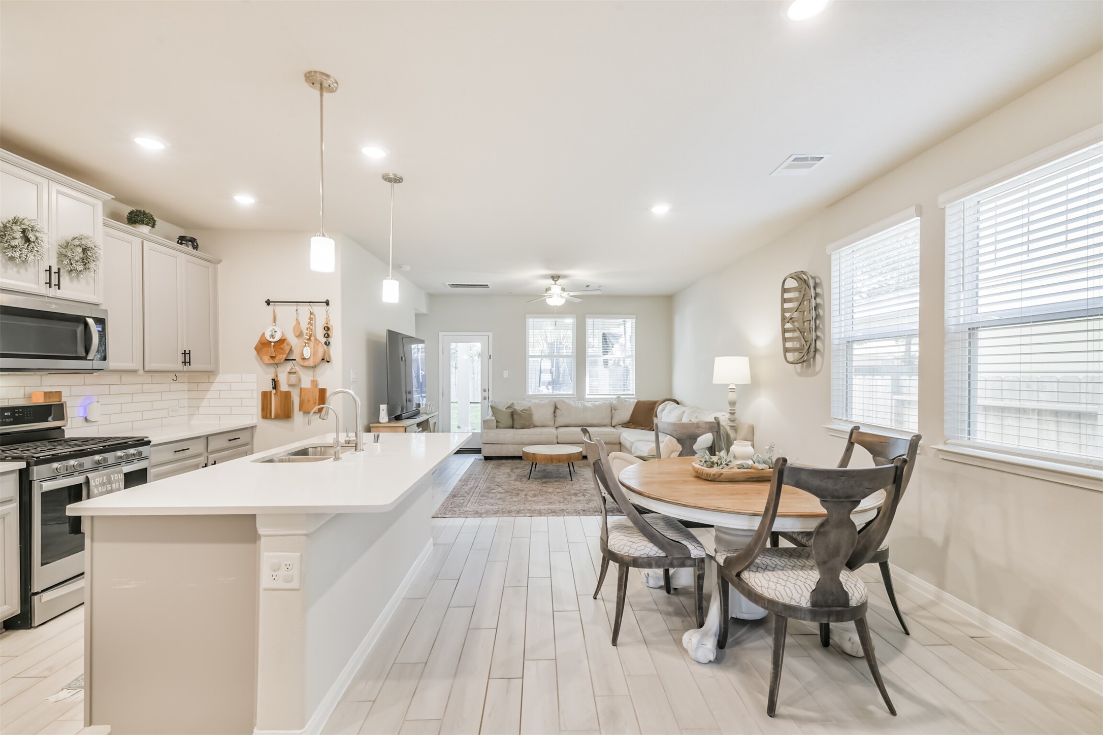 18488 Sunrise Maple Drive, Conroe, TX 77316