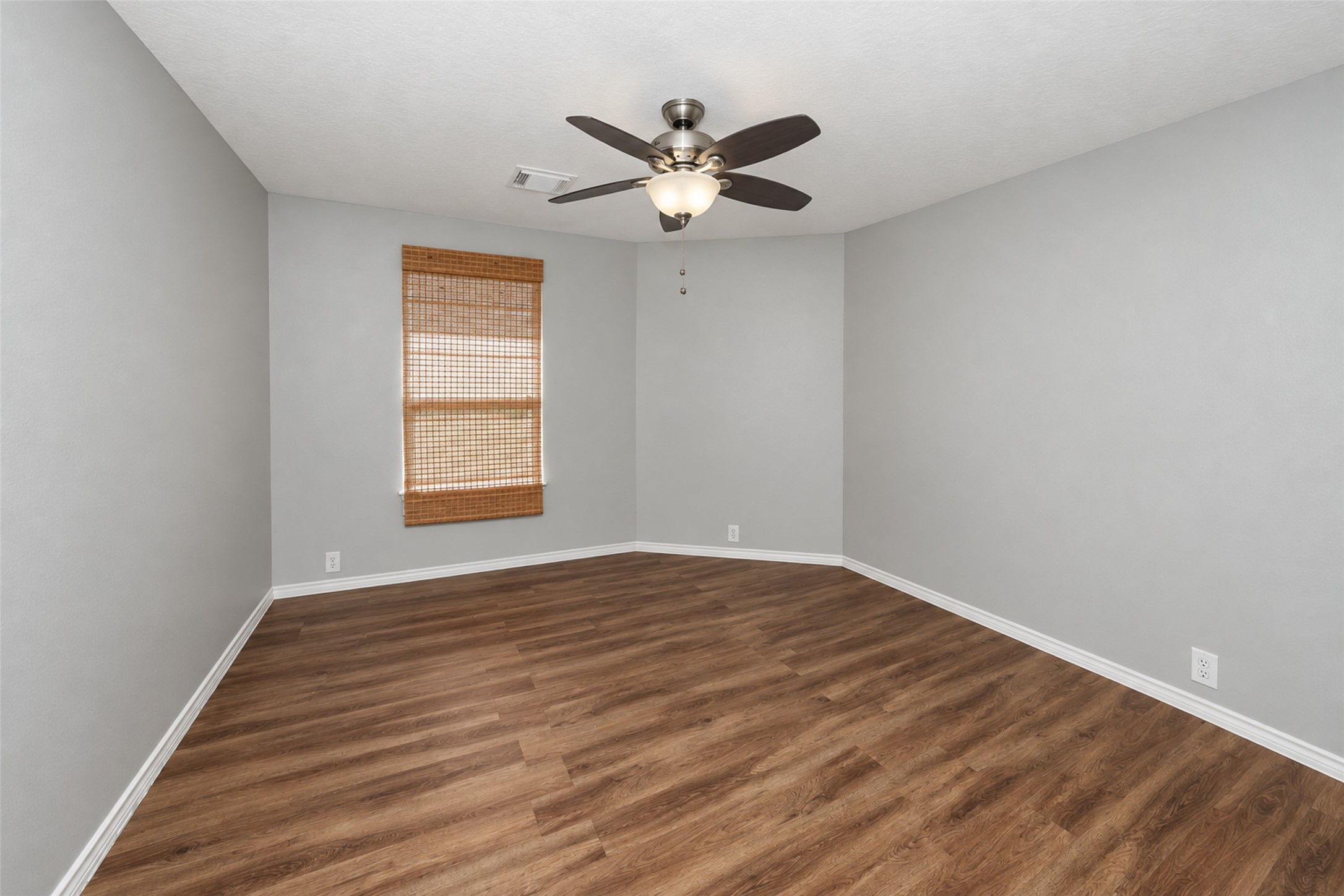 Secondary Bedroom (1)