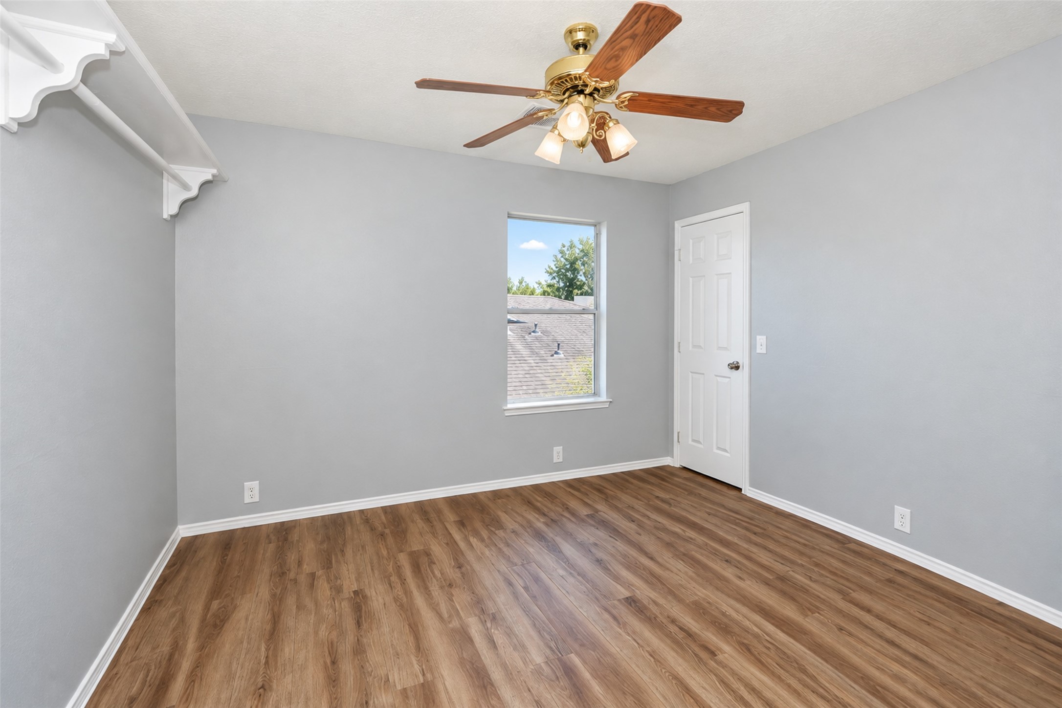 Secondary Bedroom (2)