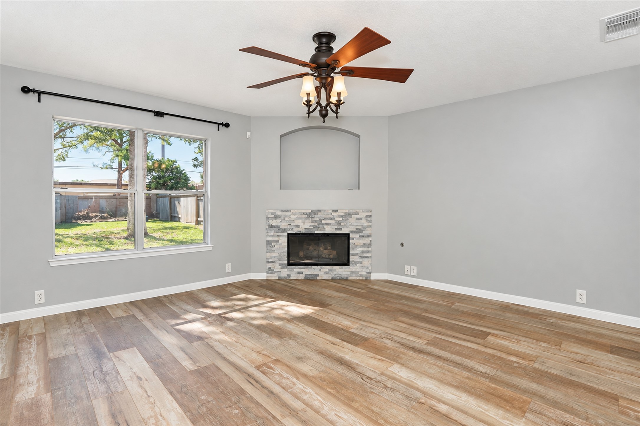 Spacious living room with fireplace Spacious living room with fireplace