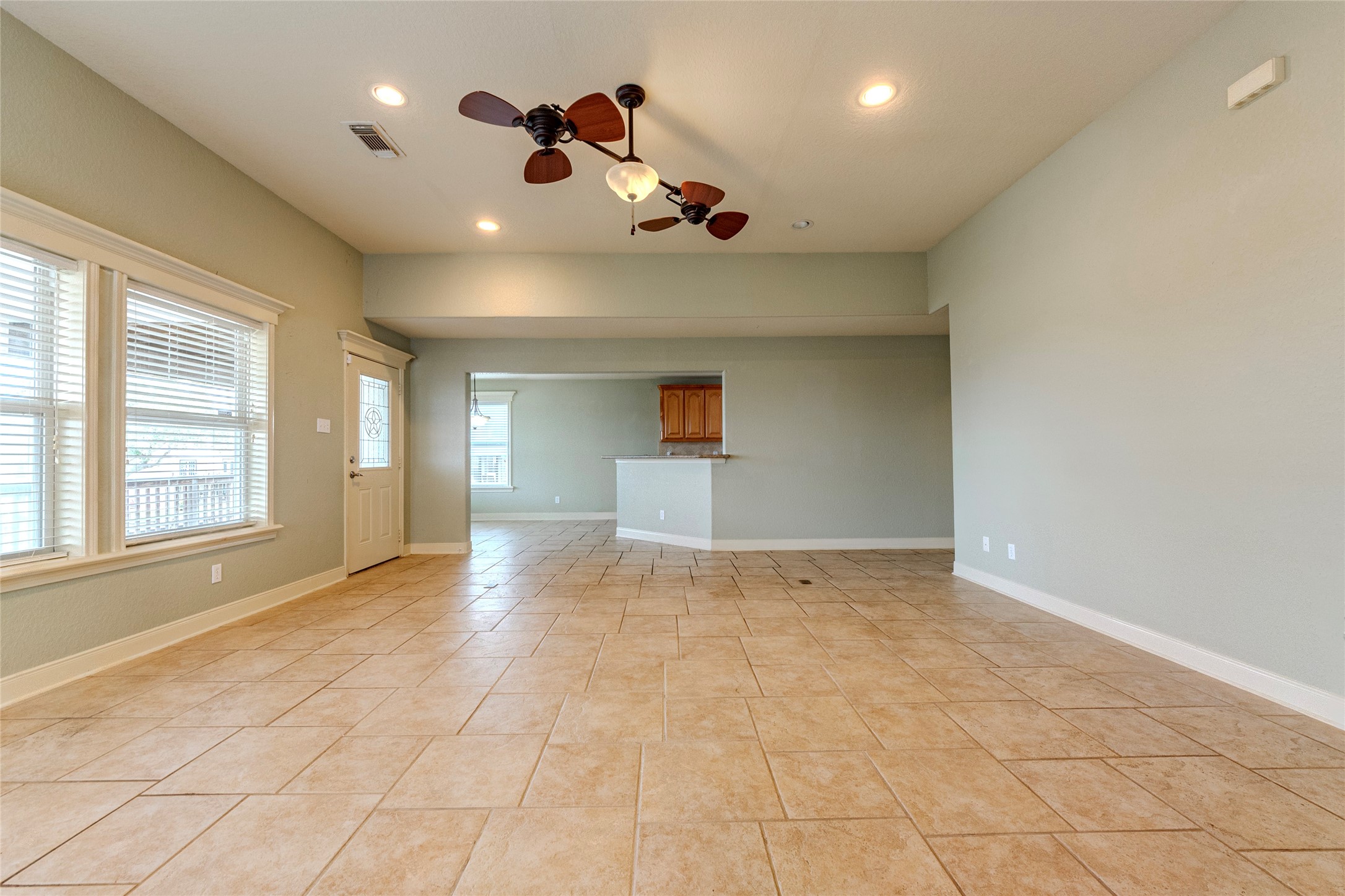 70 Tarpon Street, Bayou Vista, TX 77563