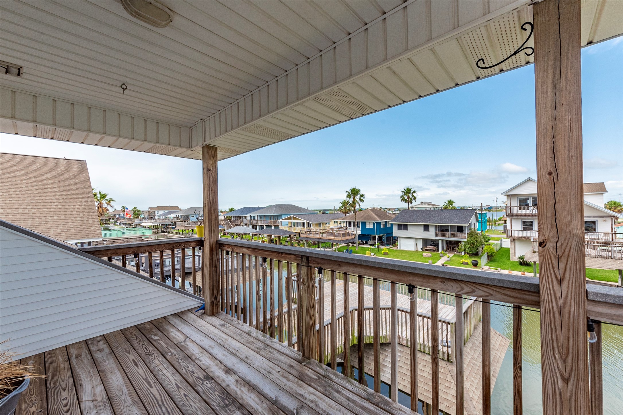 70 Tarpon Street, Bayou Vista, TX 77563